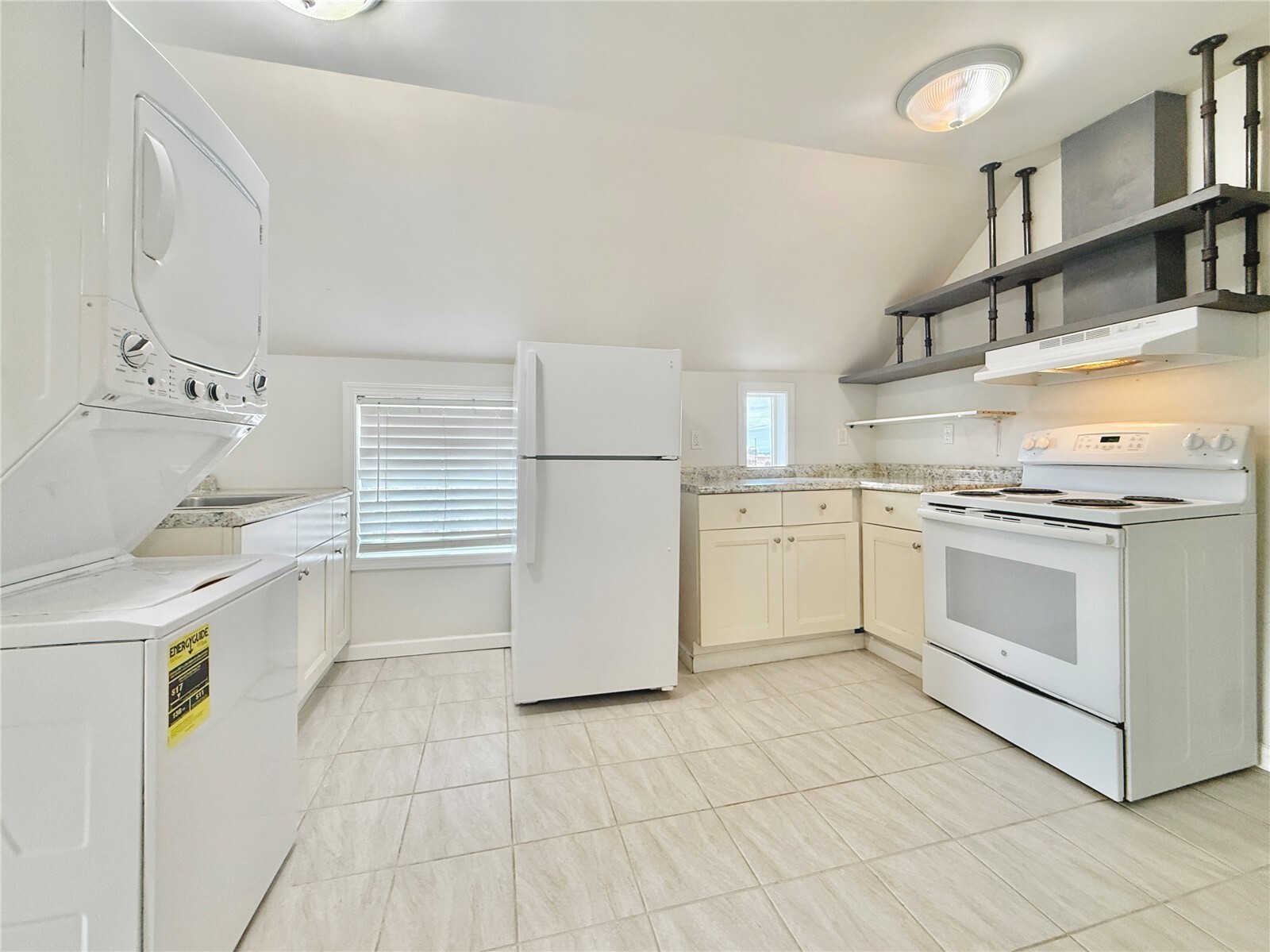 1017 S I Street Property Photo 10