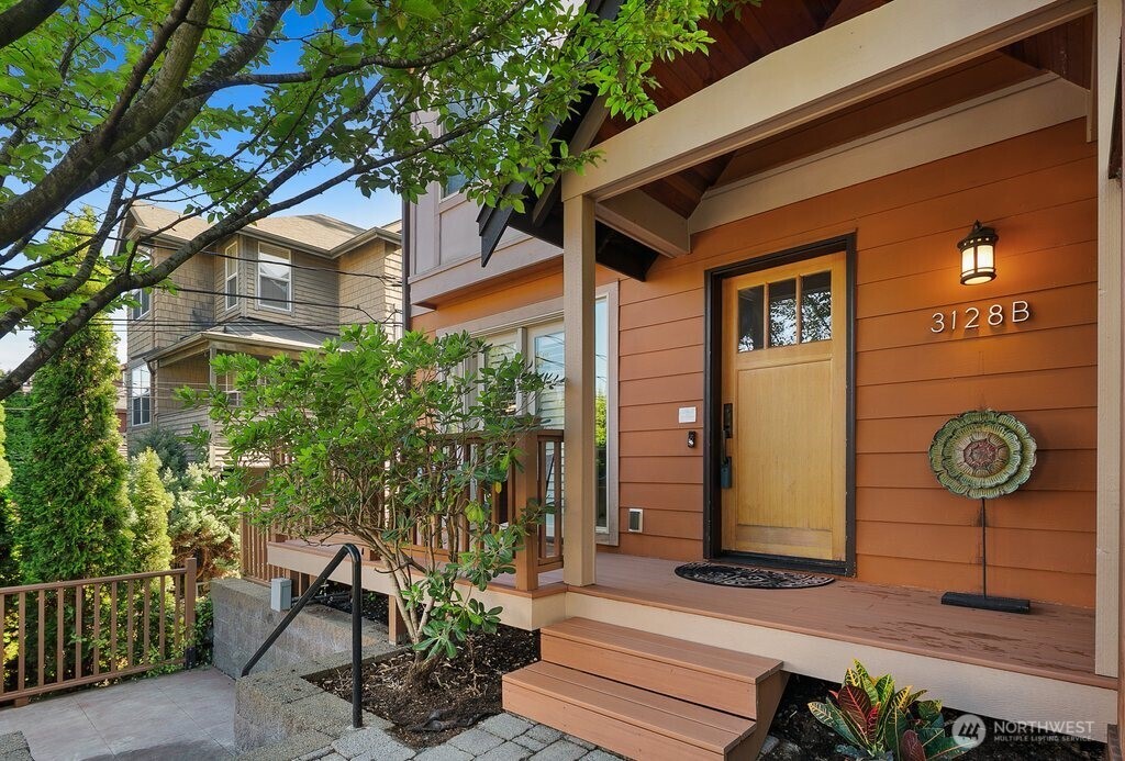 3128 Franklin Avenue B Property Photo 1
