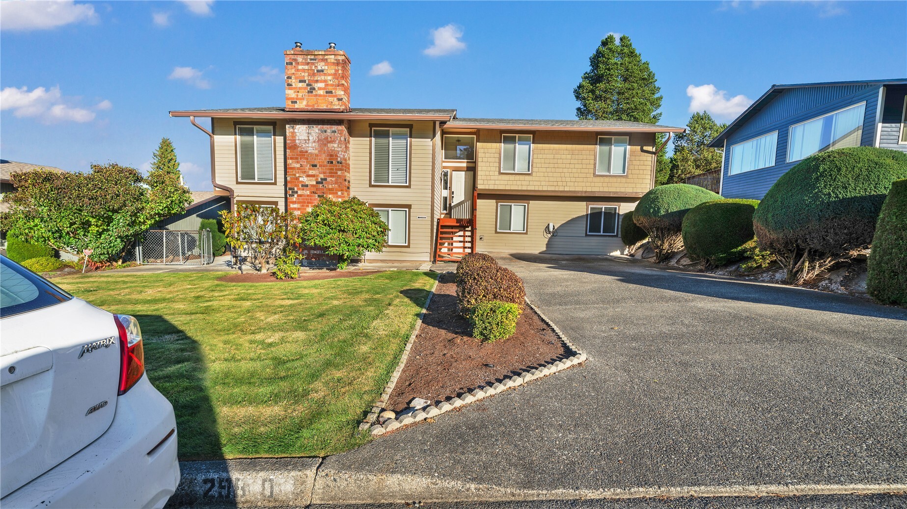 2594691 Property Photo 3