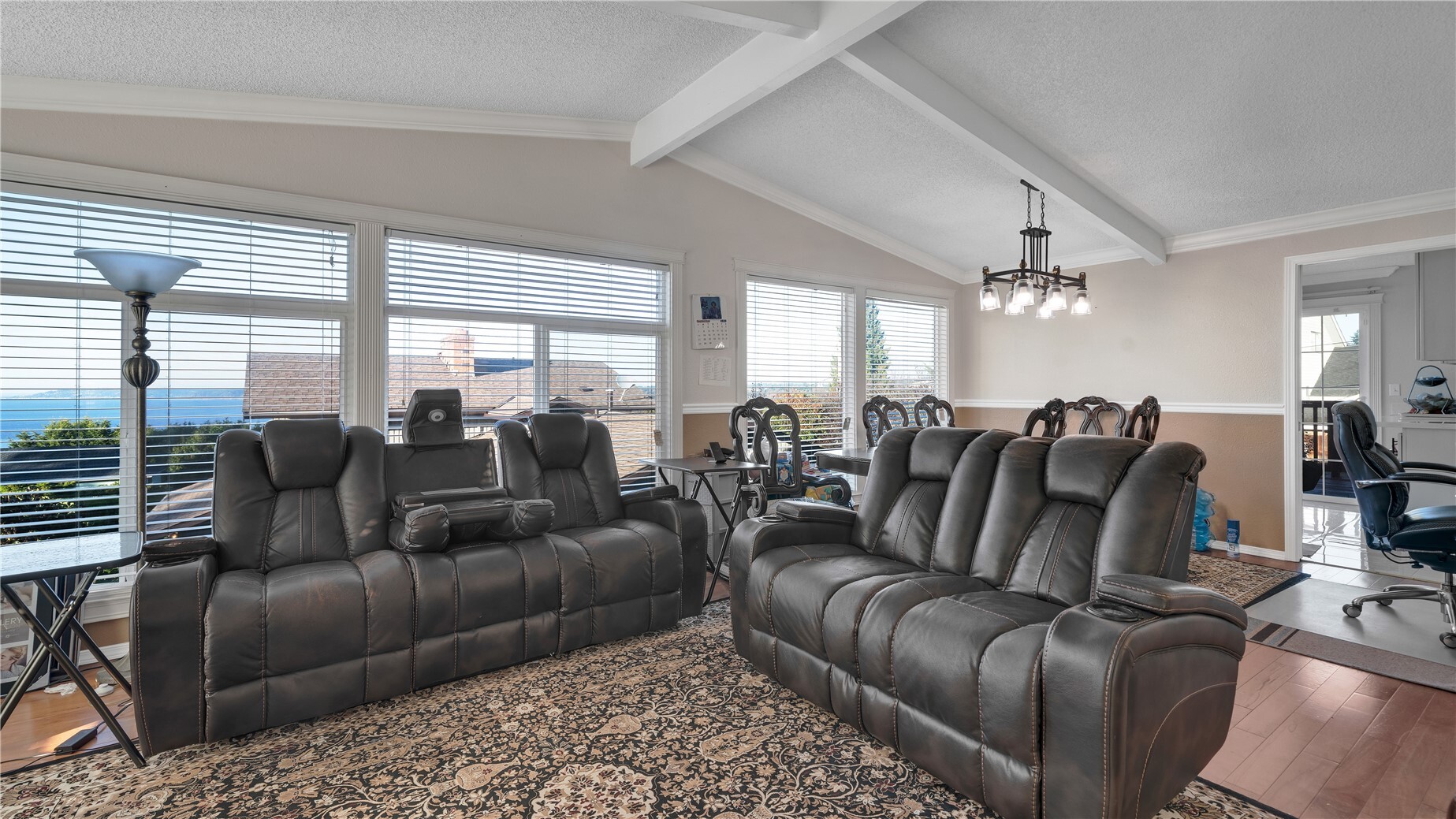 2594691 Property Photo 4