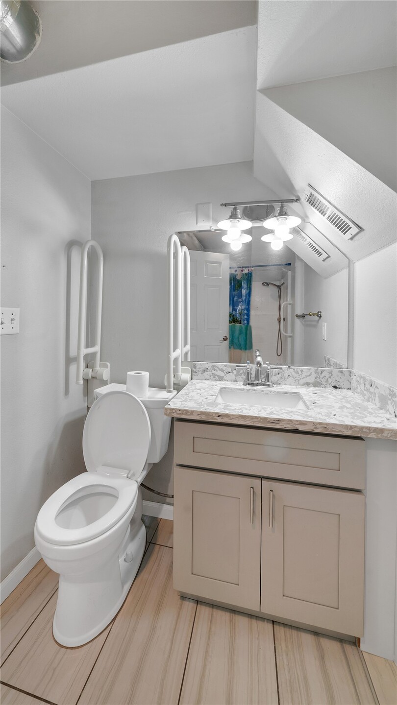 2594691 Property Photo 8