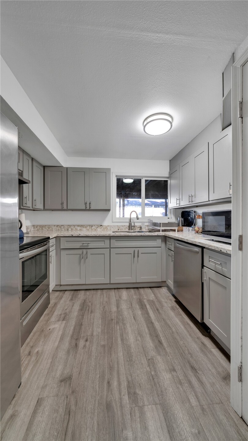 2594691 Property Photo 10