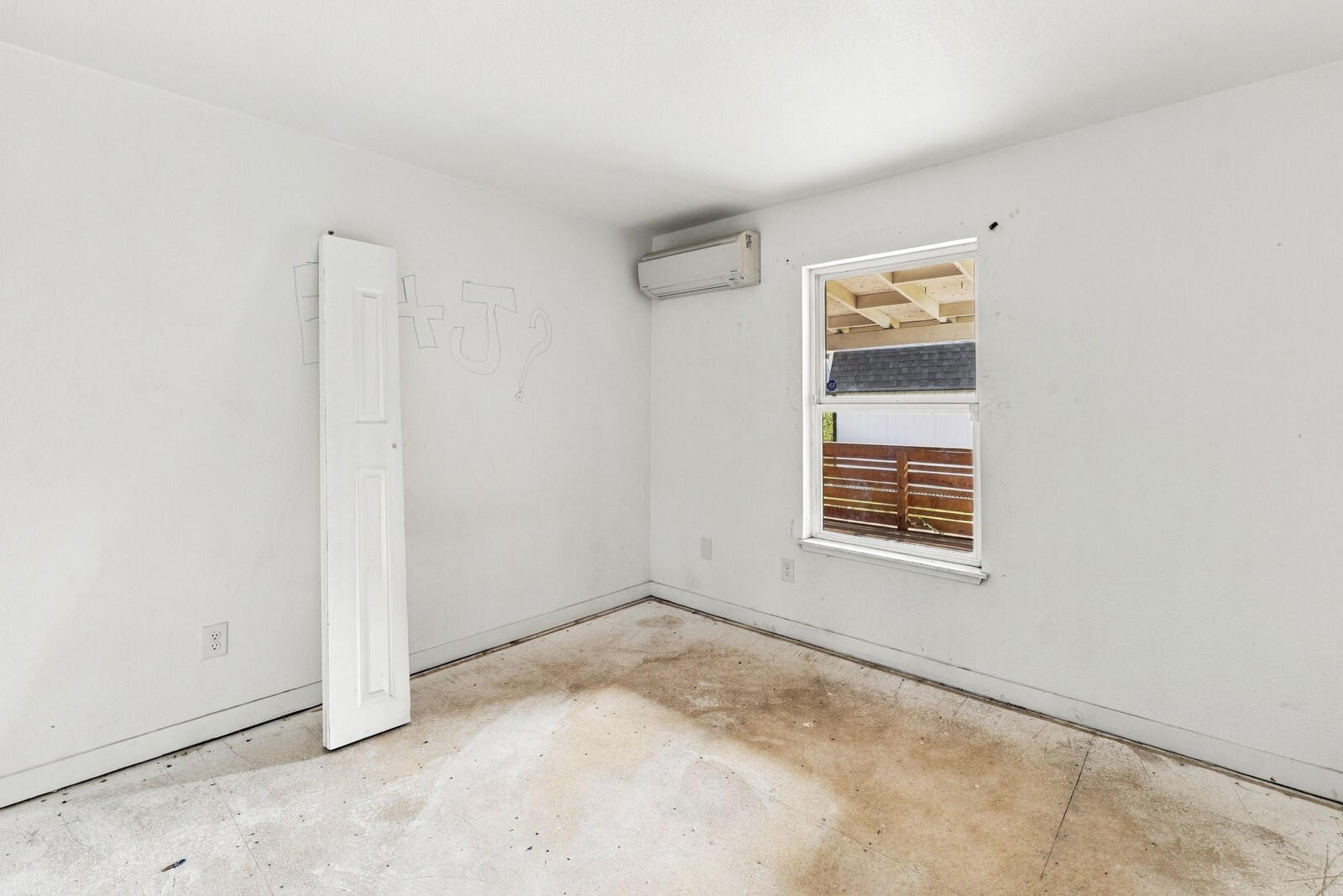 5712 15th St E Property Photo 12