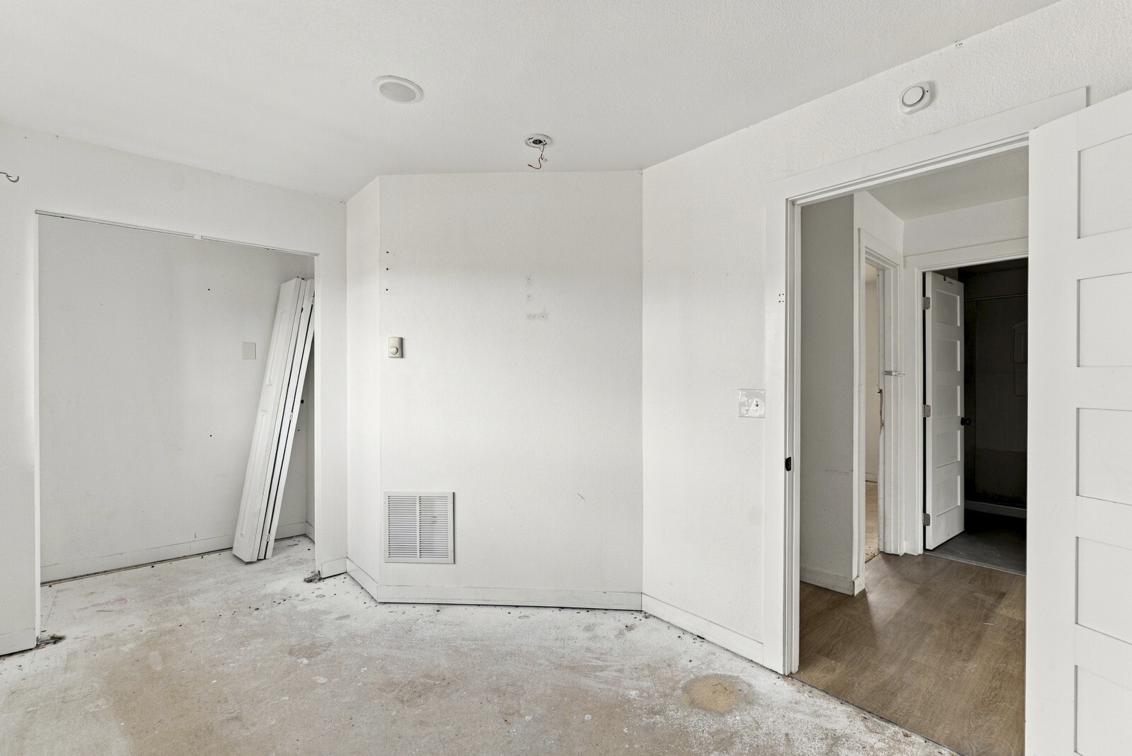 5712 15th St E Property Photo 15