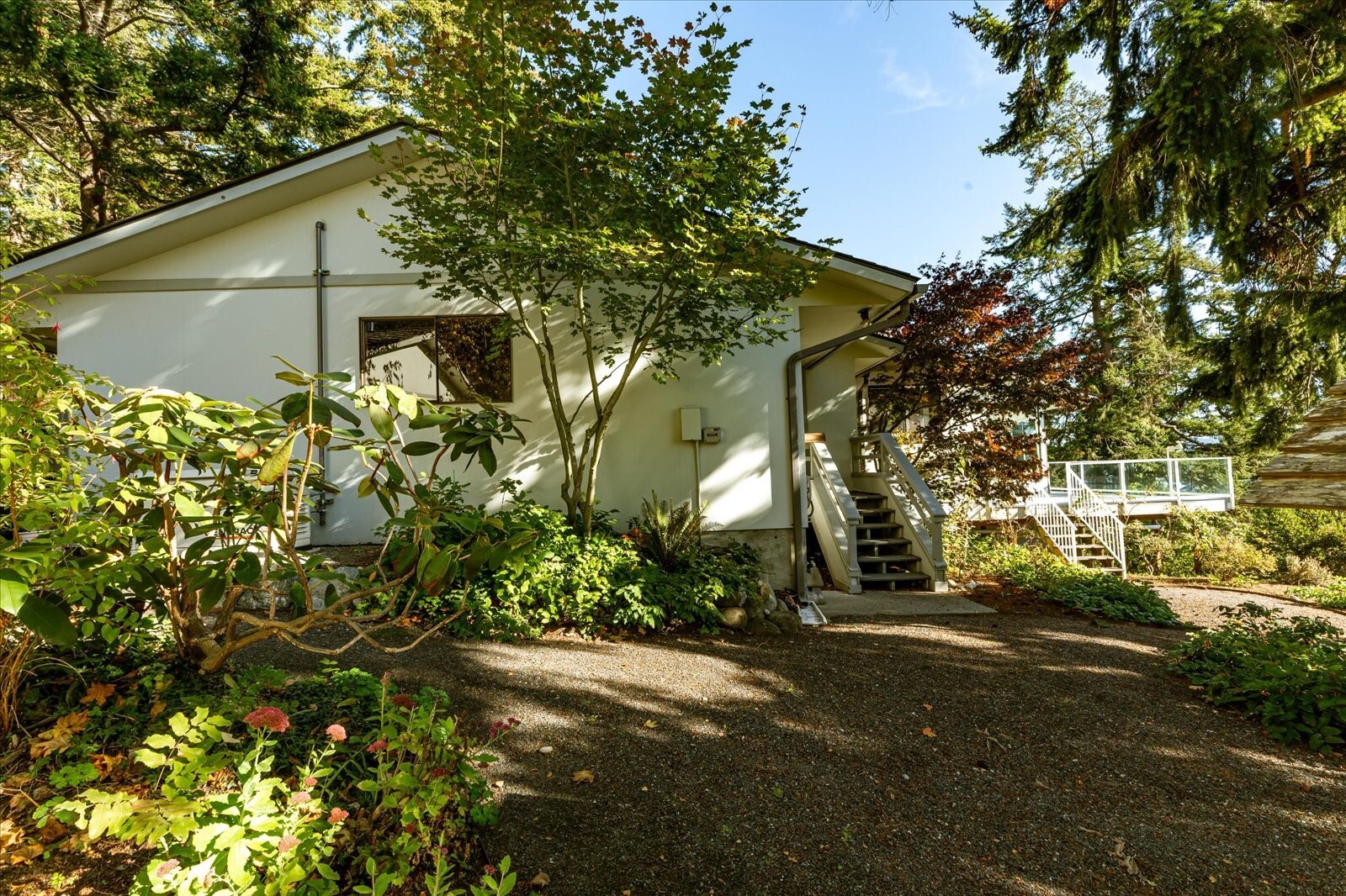 1200 Crescent Drive Property Photo 6