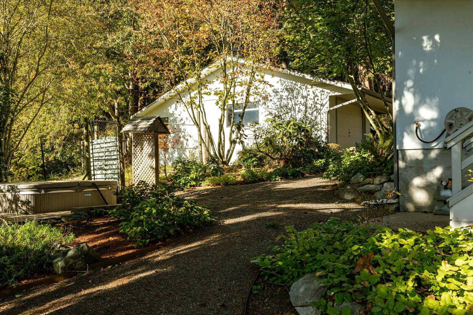 1200 Crescent Drive Property Photo 7