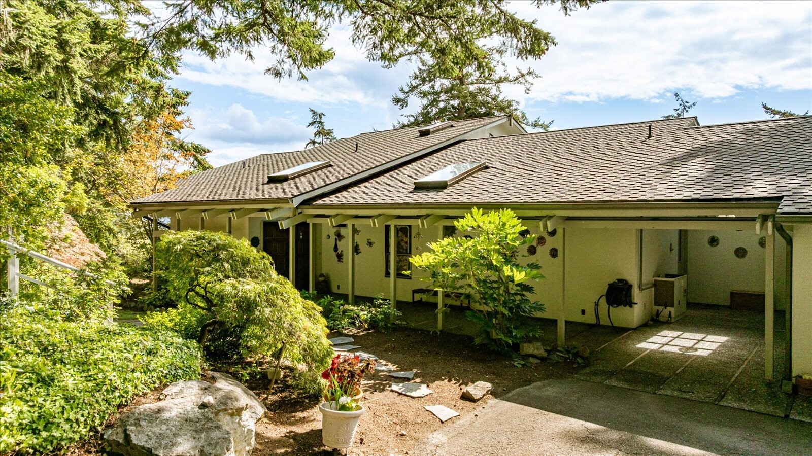 1200 Crescent Drive Property Photo 10