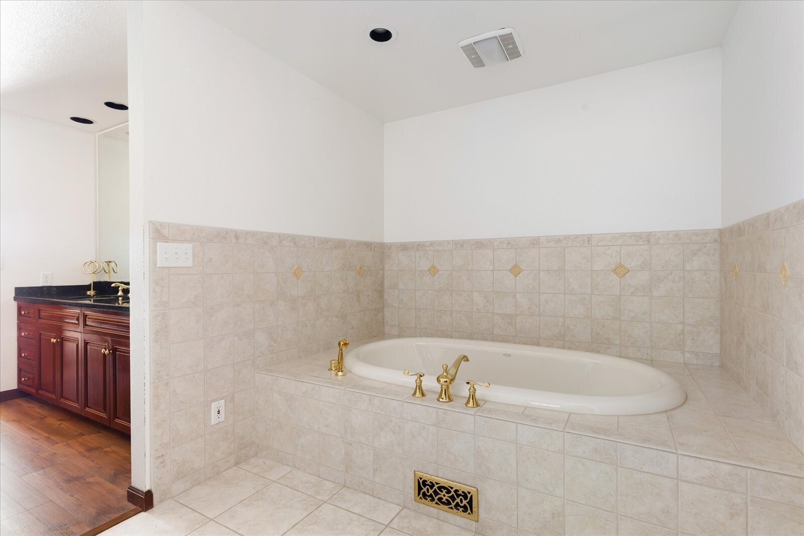 1200 Crescent Drive Property Photo 29