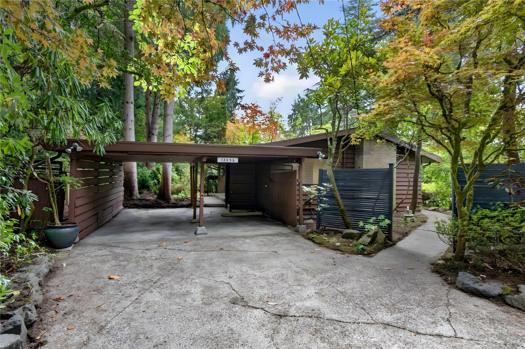 18456 40th Place Property Photo 1