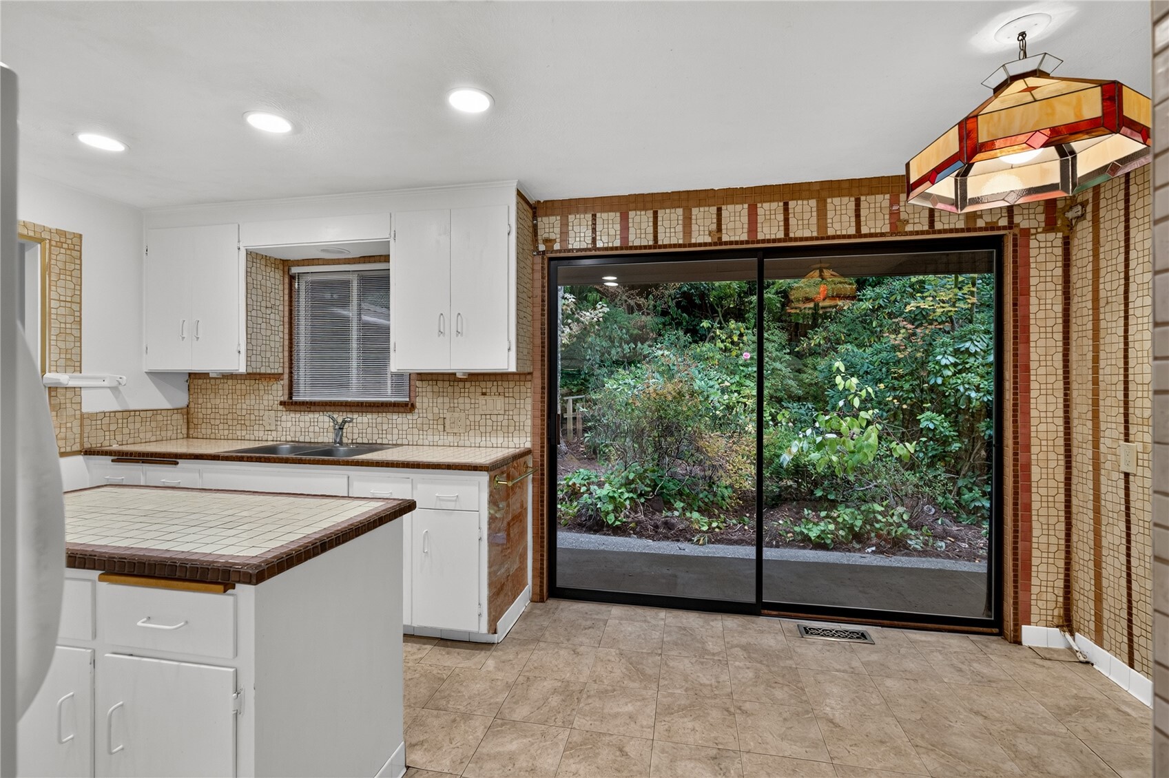 18456 40th Place Property Photo 14