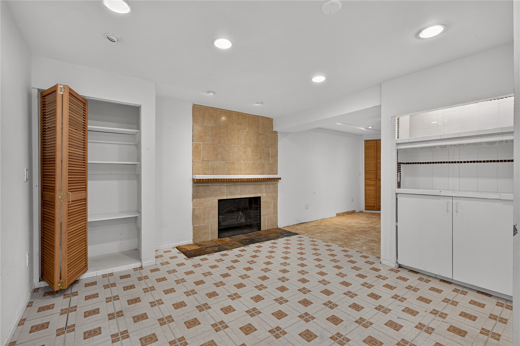 18456 40th Place Property Photo 27