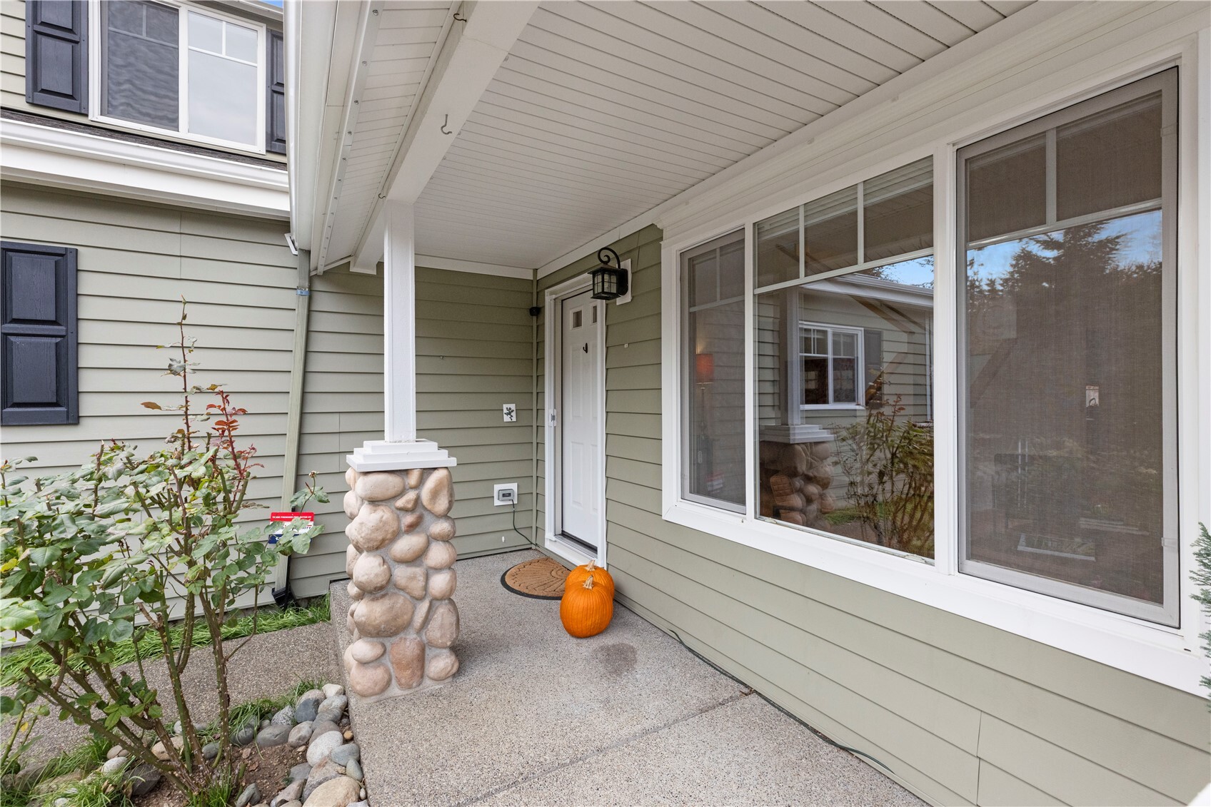6319 Greengate Place Property Photo 6