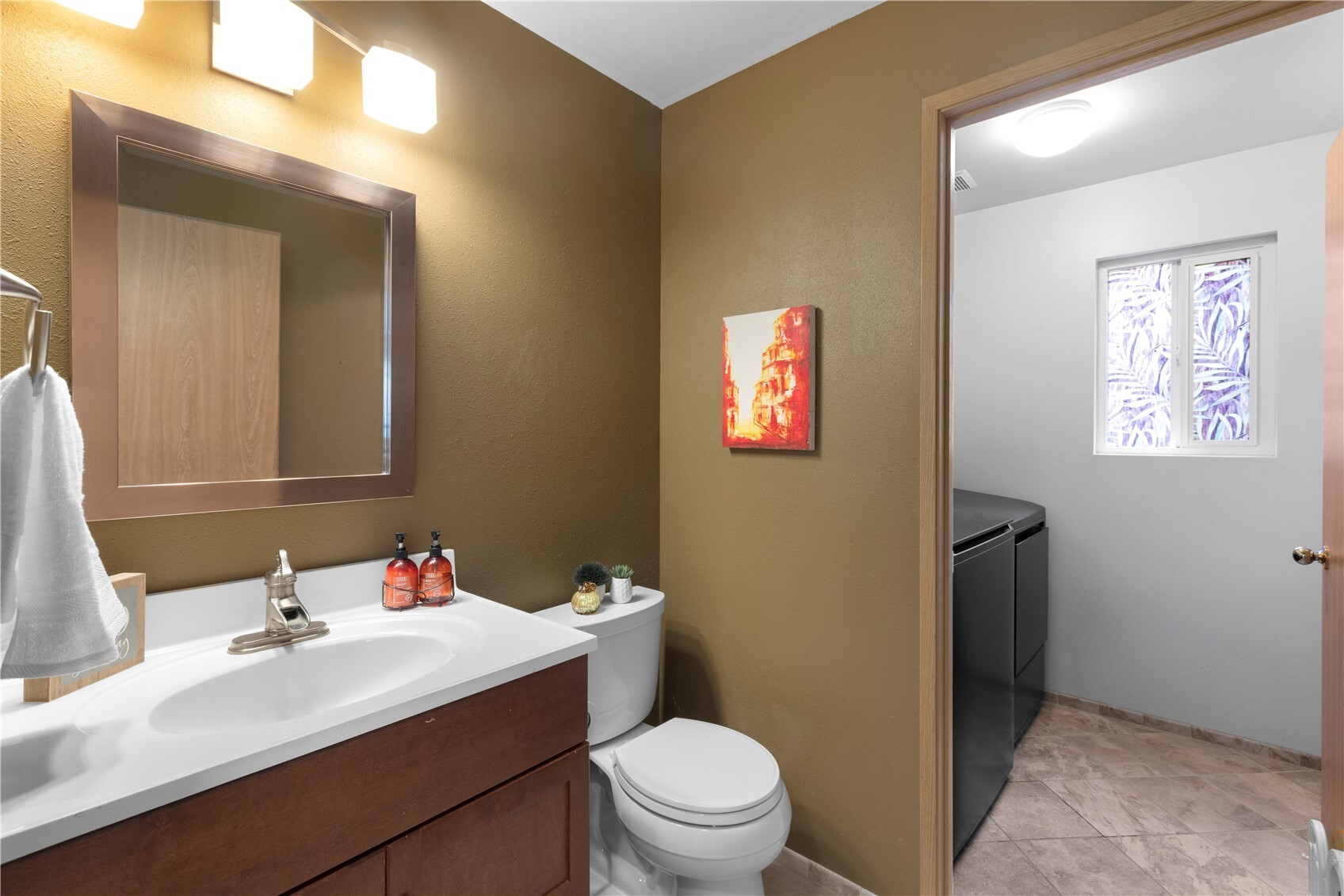 6319 Greengate Place Property Photo 14