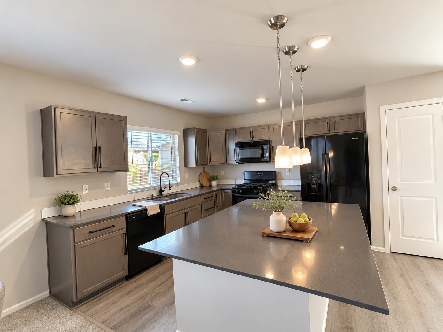 9140 Silverspot Drive Property Photo 10
