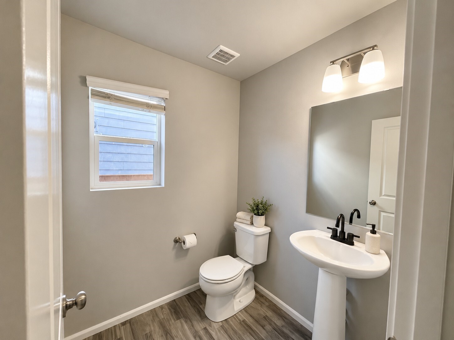 9140 Silverspot Drive Property Photo 11