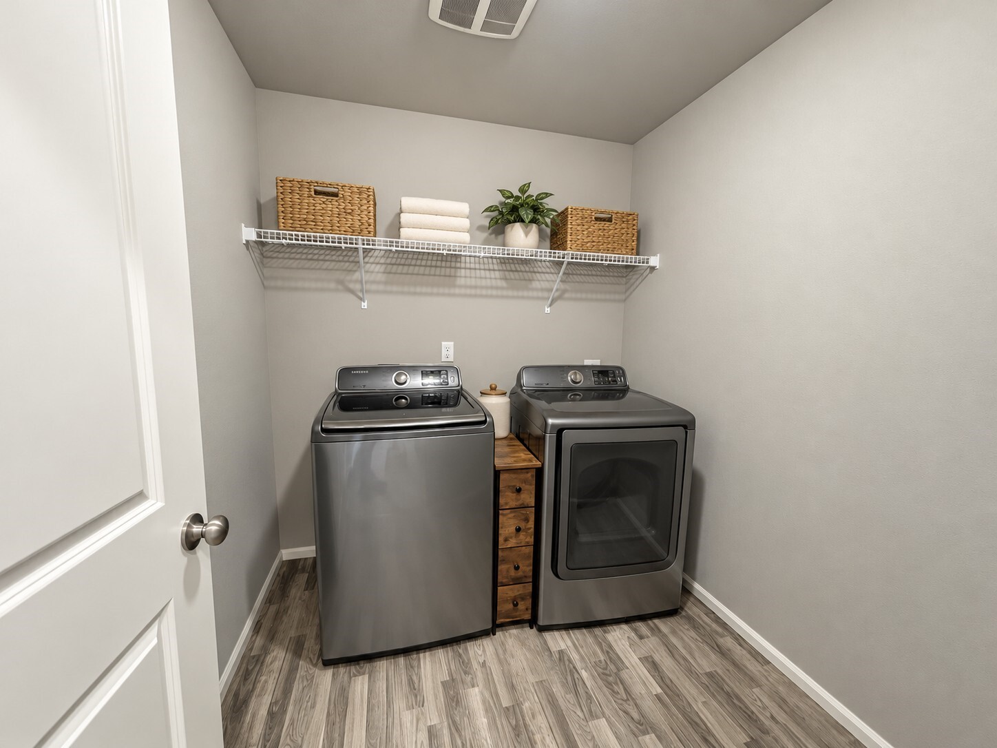 9140 Silverspot Drive Property Photo 23