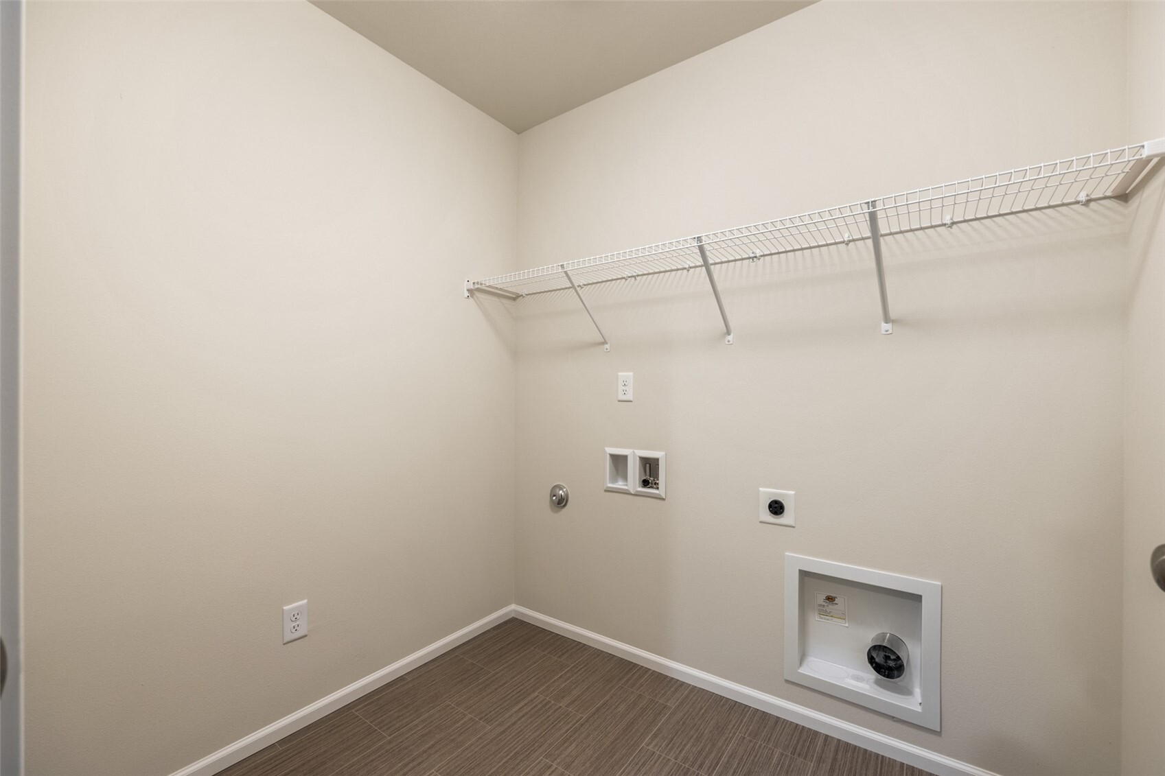 118 Pine Hollow Drive Property Photo 16