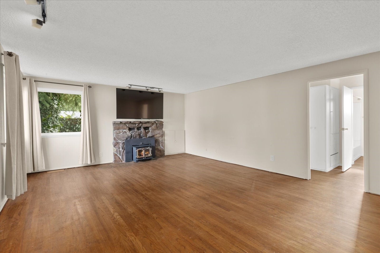 2210 202nd Street Property Photo 7