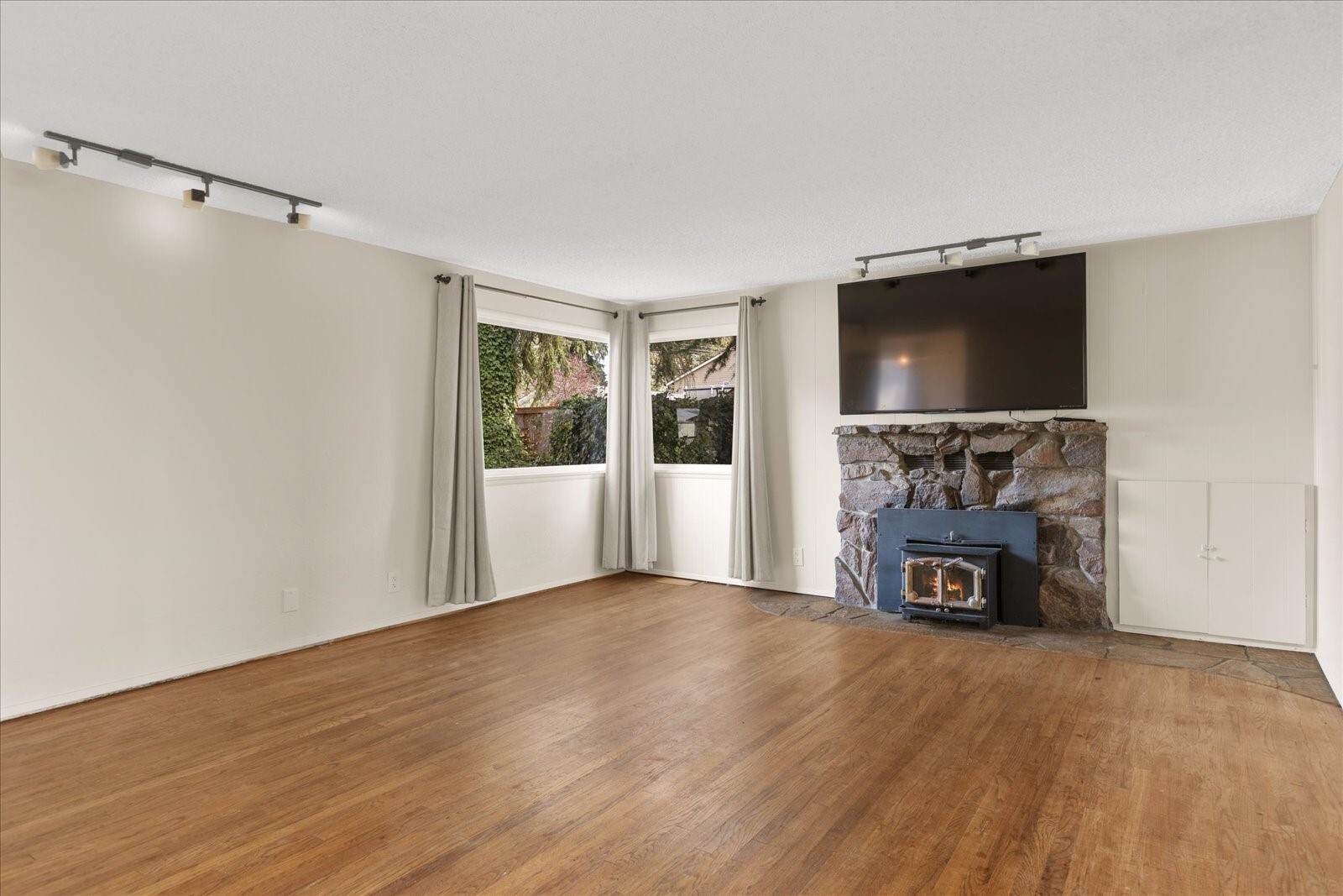 2210 202nd Street Property Photo 8