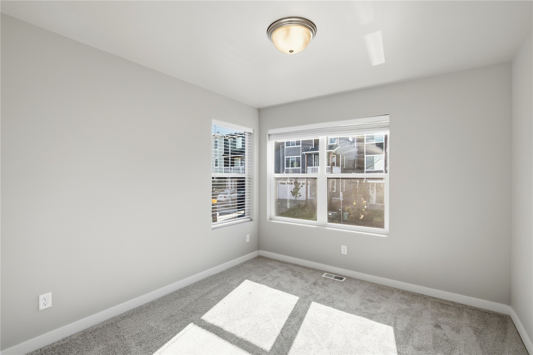 8725 68th Place Property Photo 25