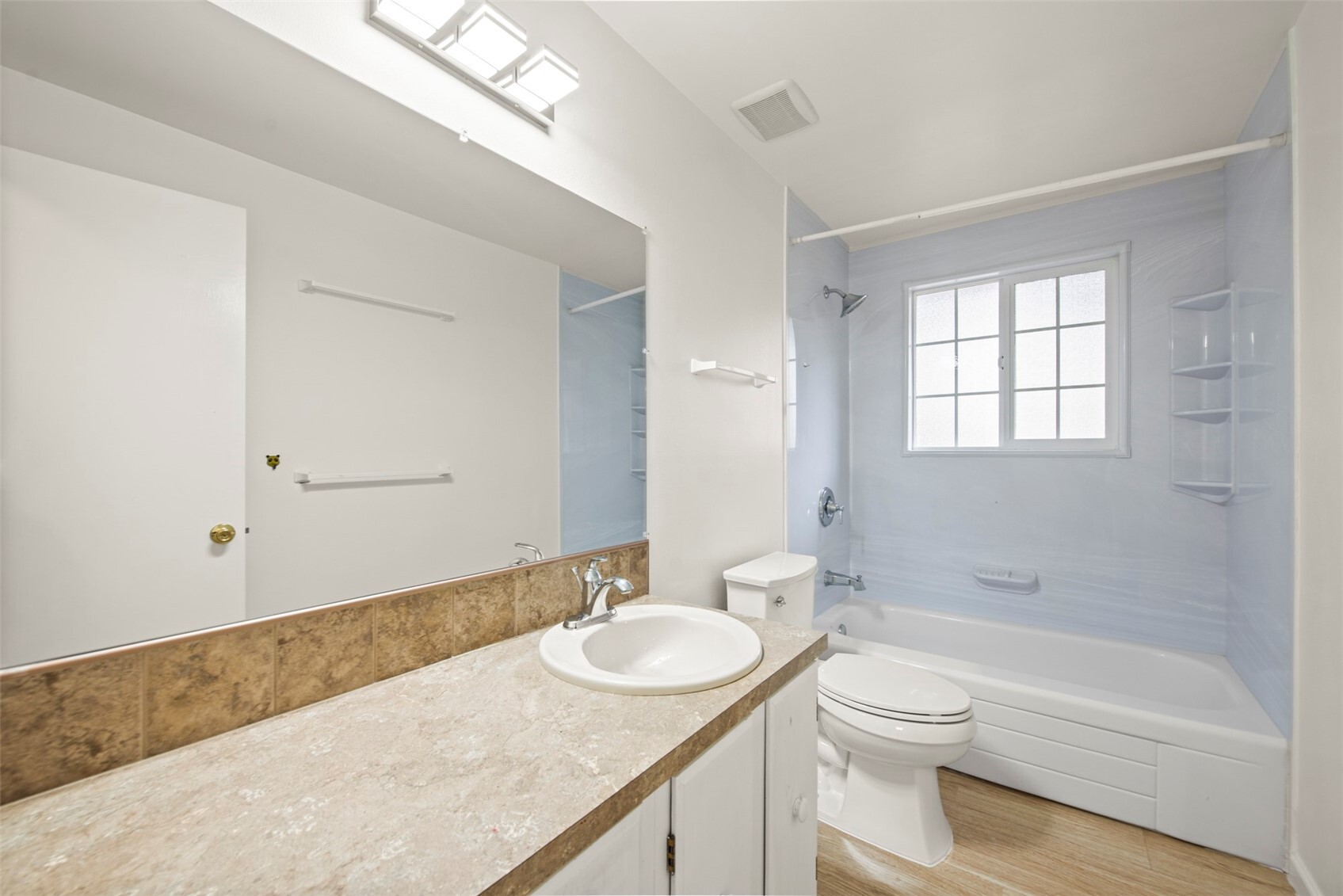 10756 Bartlett Ave Ne Property Photo 15