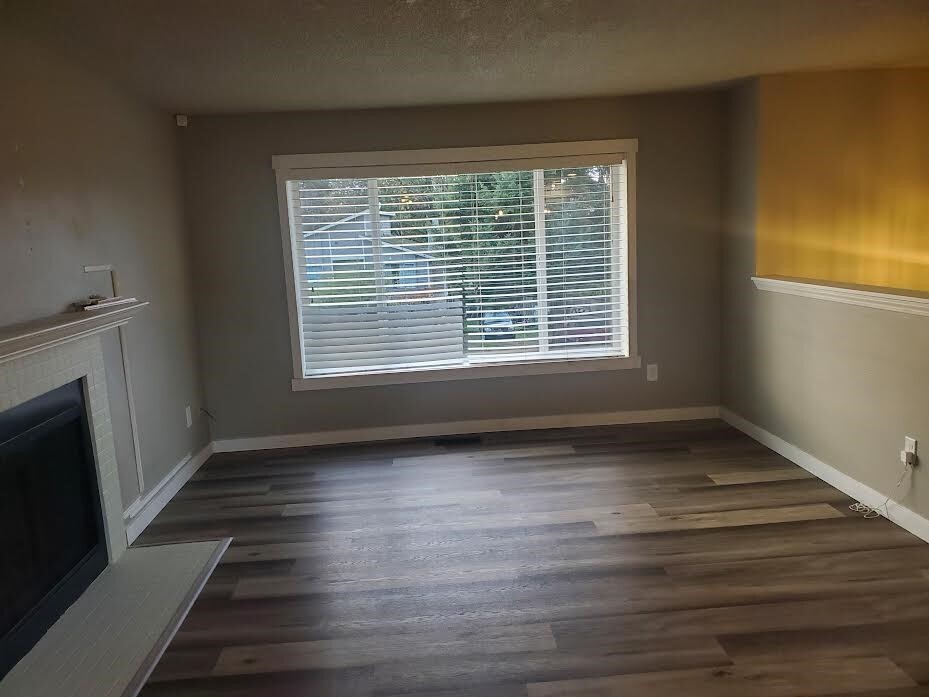 18718 111th Place Property Photo 2