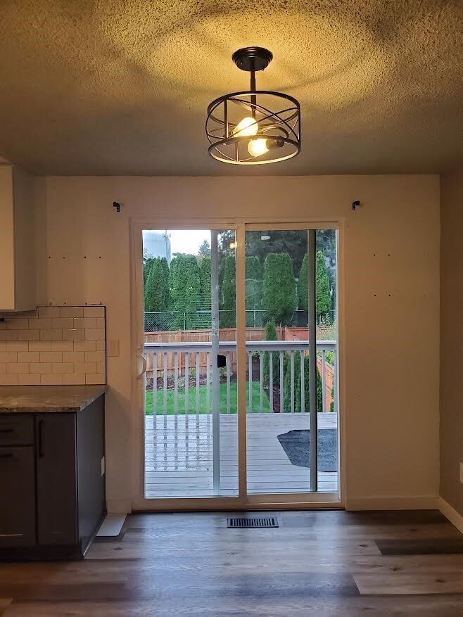 18718 111th Place Property Photo 4
