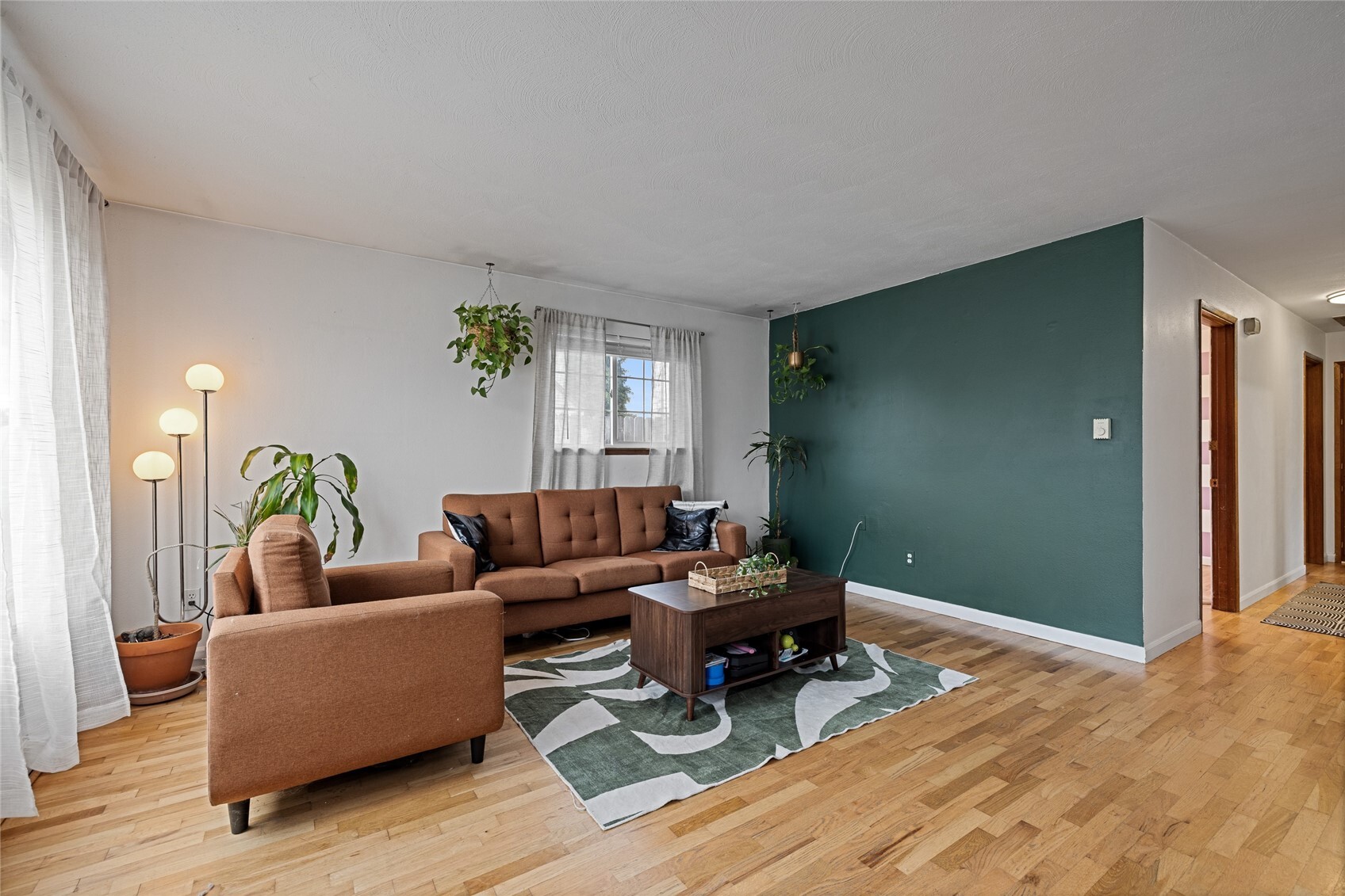 6127 Tacoma Avenue Property Photo 3