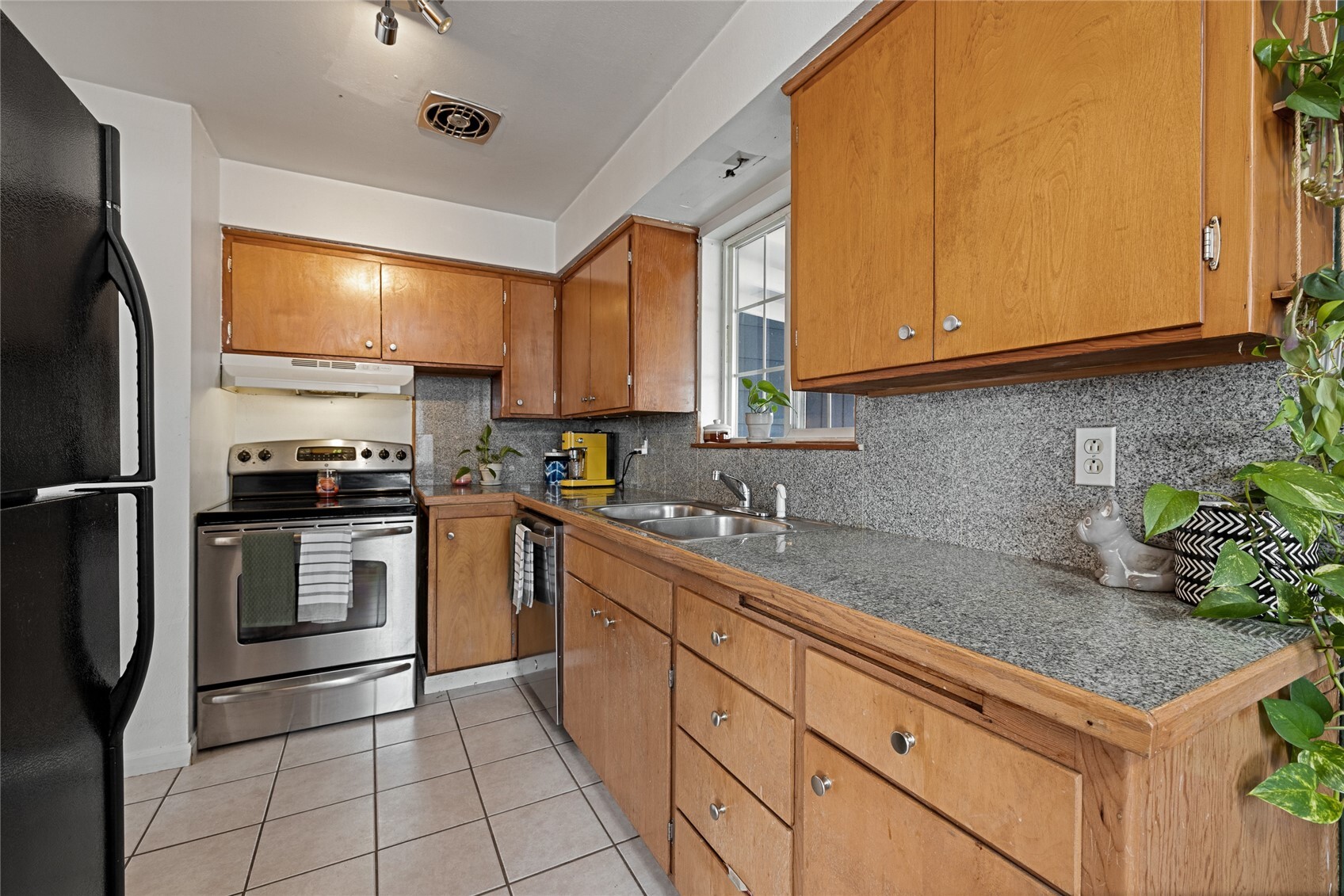 6127 Tacoma Avenue Property Photo 11