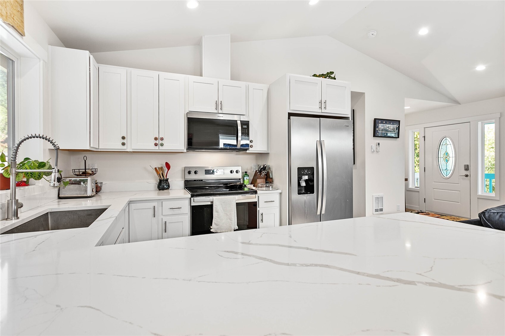 565 Rainbow Drive Property Photo 12