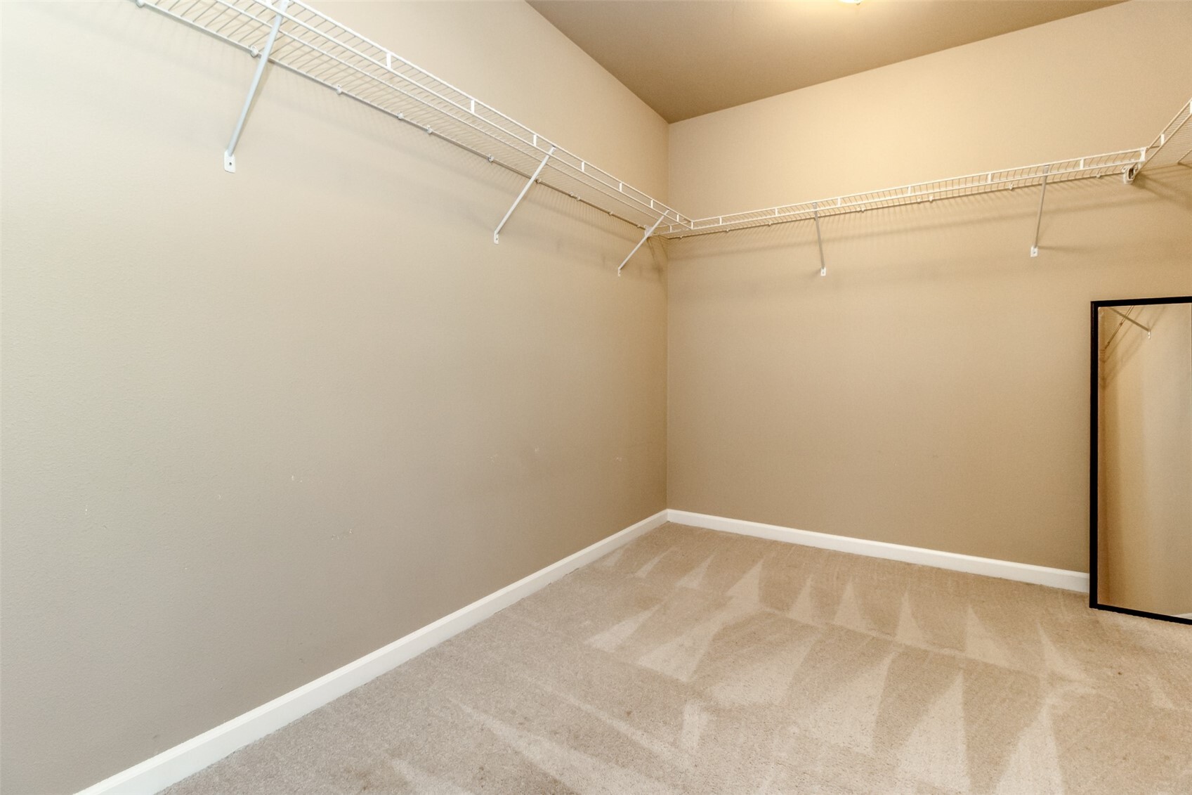 19619 10th Place Property Photo 26