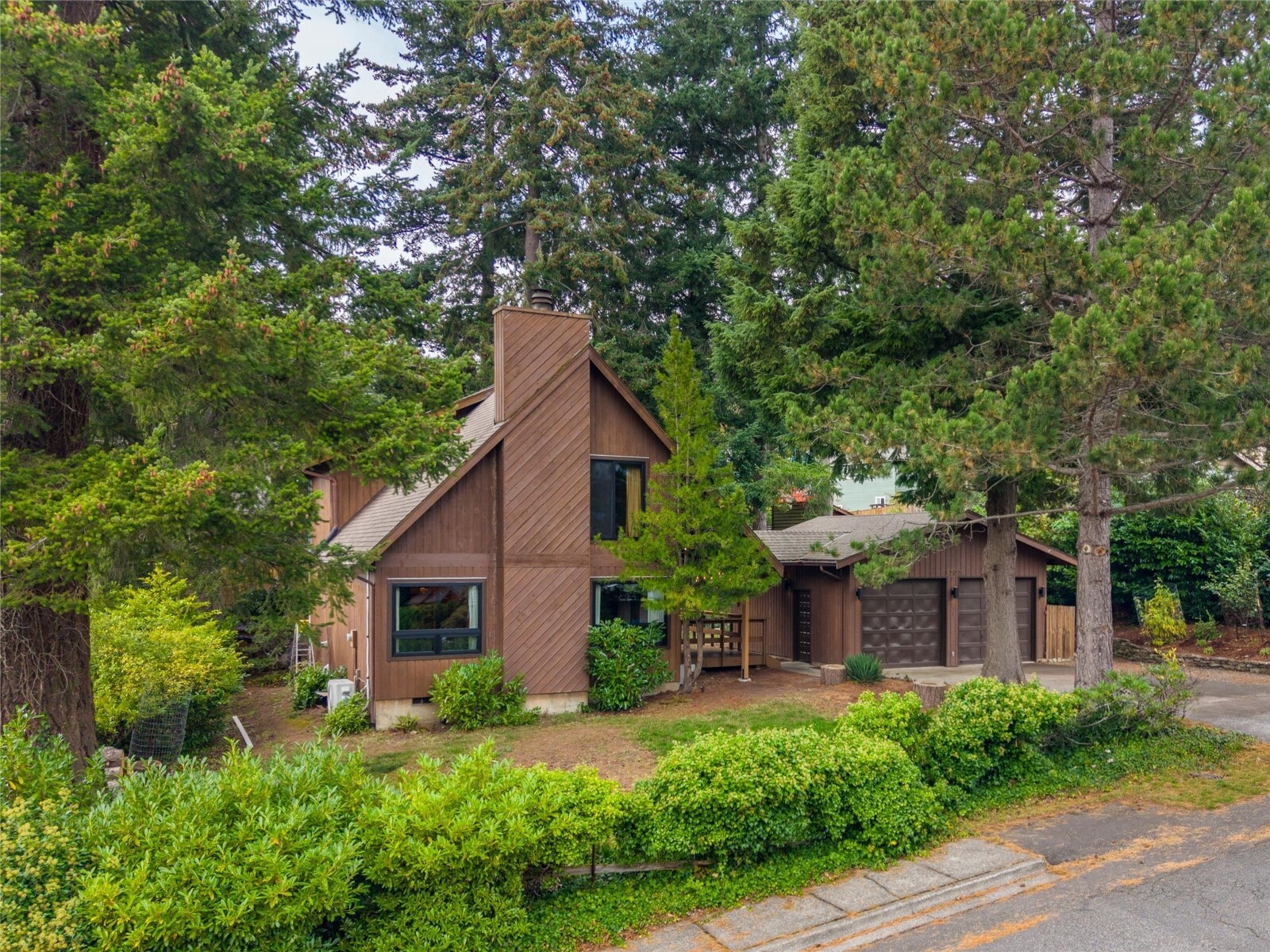 3707 Magrath Road Property Photo 1