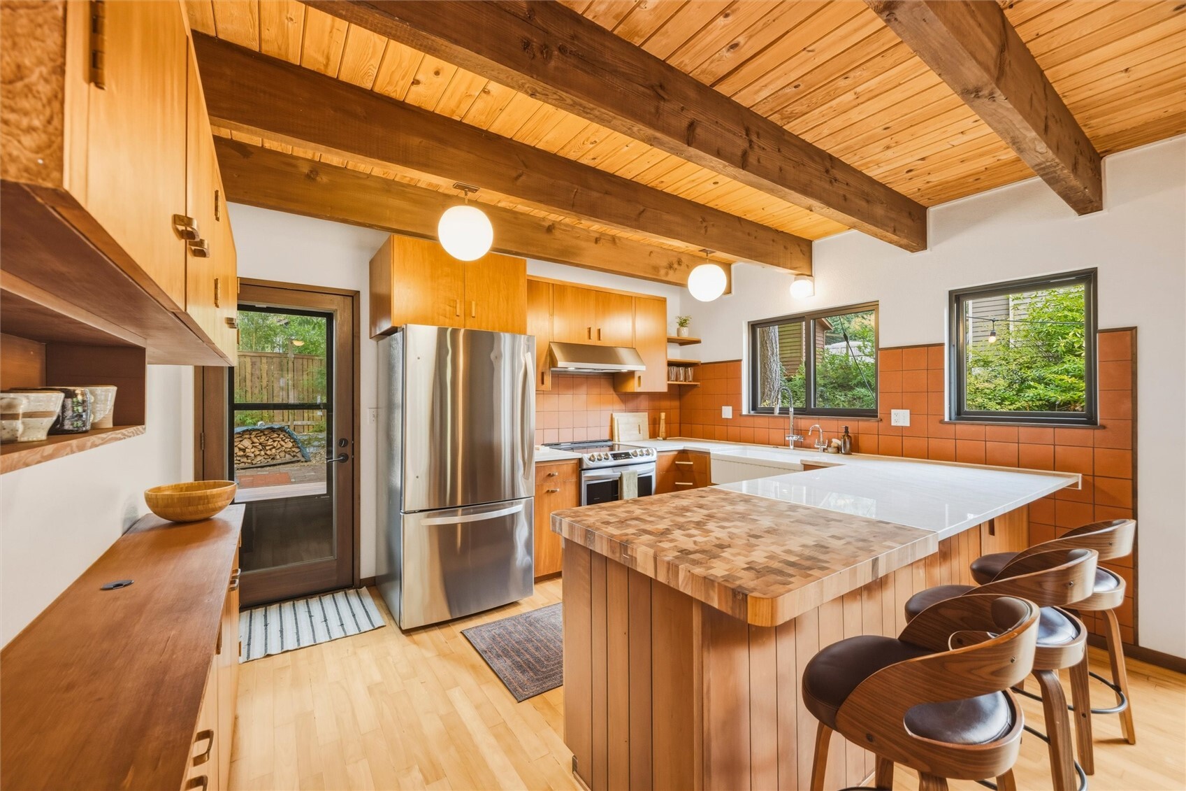 3707 Magrath Road Property Photo 8