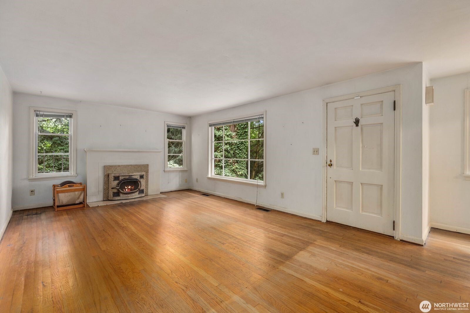 9525 7th Avenue Property Photo 7