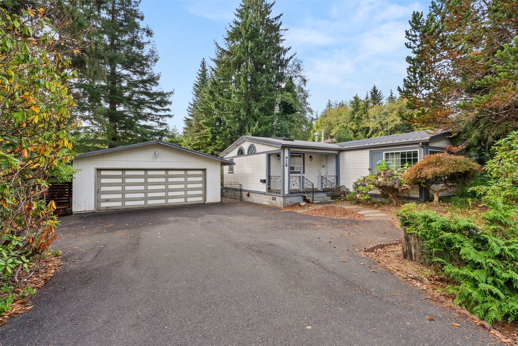 928 Jackson Avenue Property Photo 1