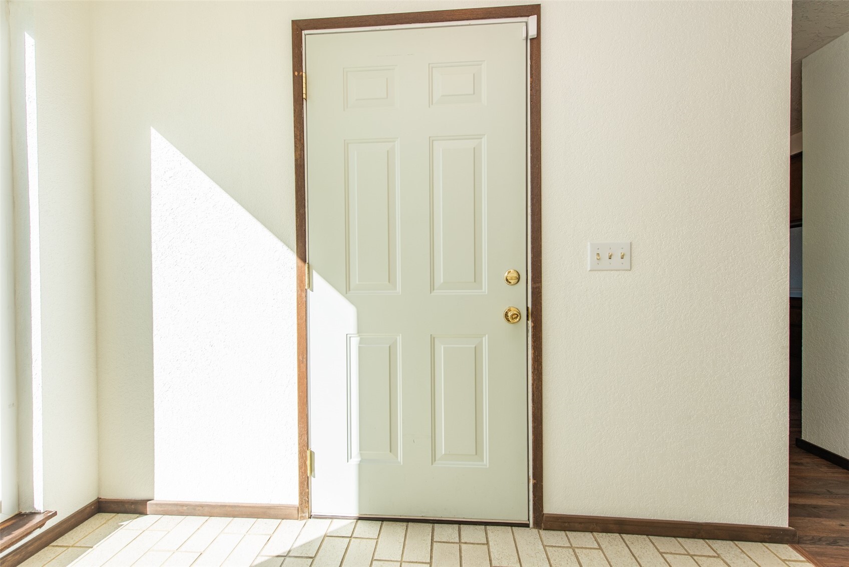 834 N Canterbury Court 303 Property Photo 8