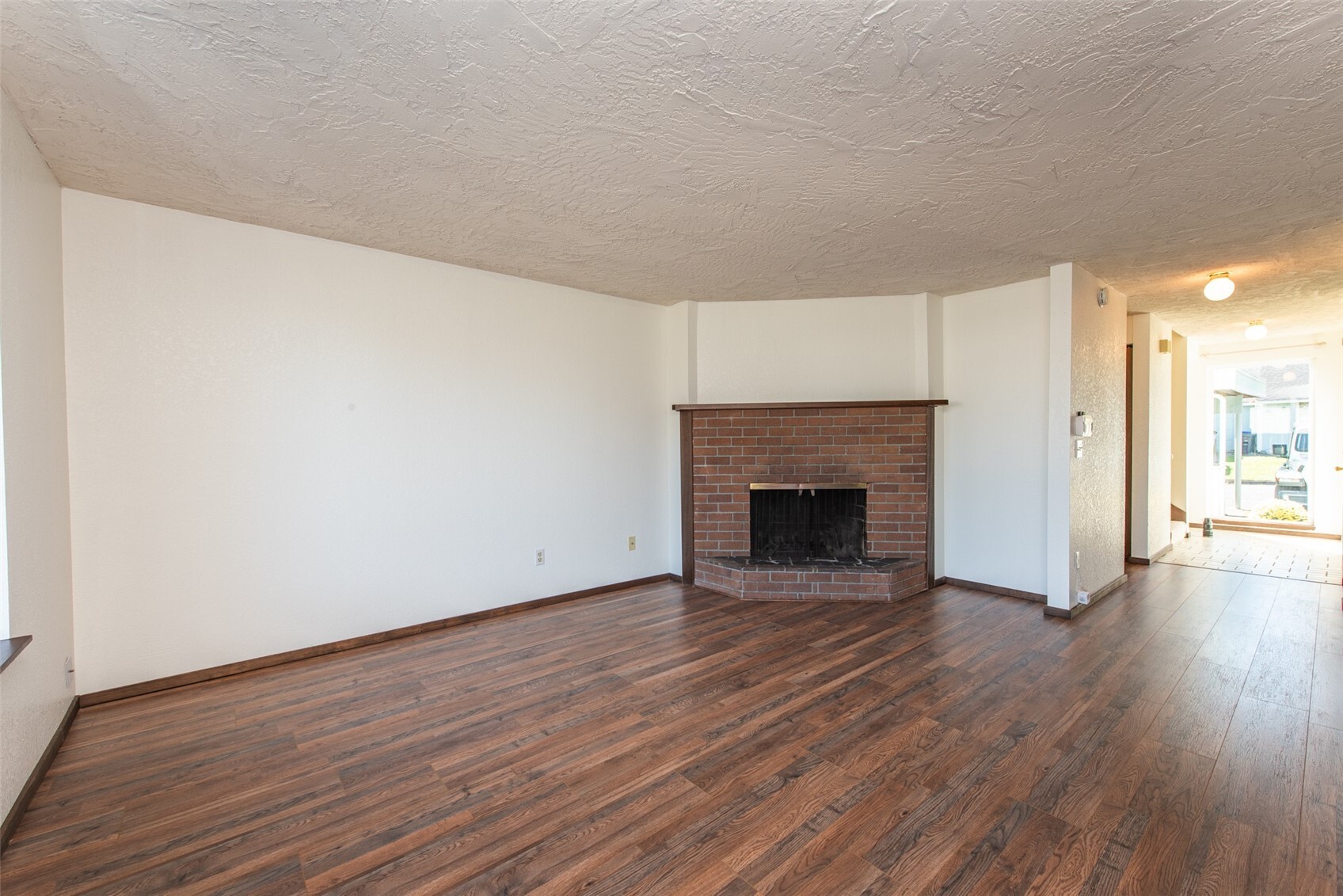 834 N Canterbury Court 303 Property Photo 15