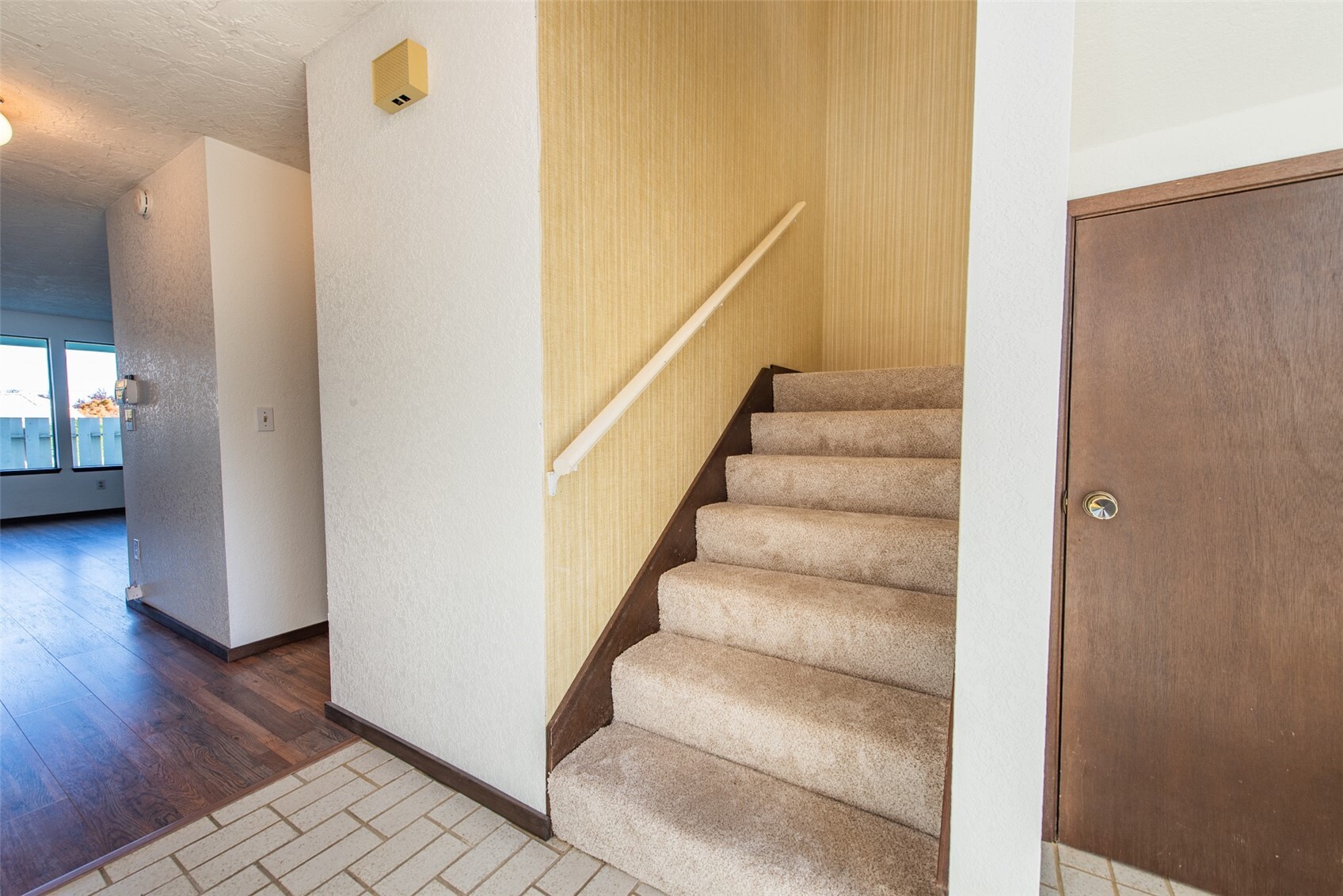 834 N Canterbury Court 303 Property Photo 21