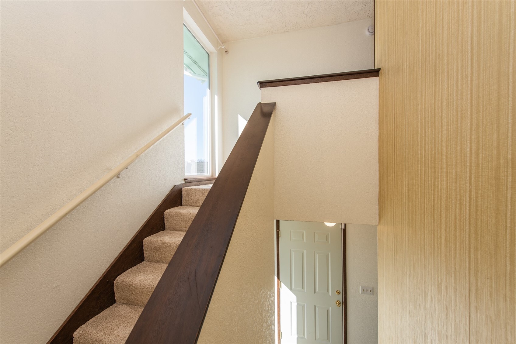 834 N Canterbury Court 303 Property Photo 22