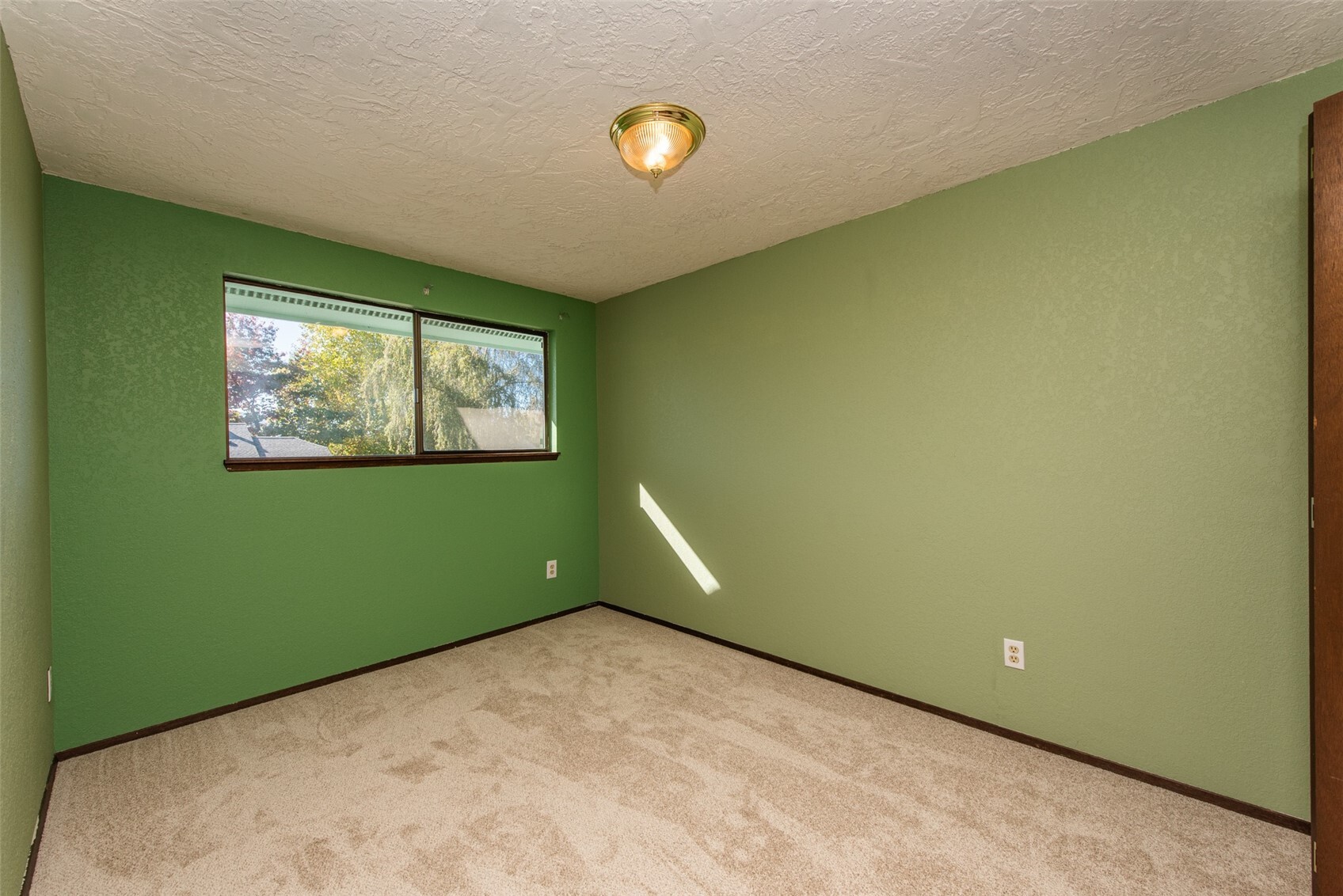 834 N Canterbury Court 303 Property Photo 25