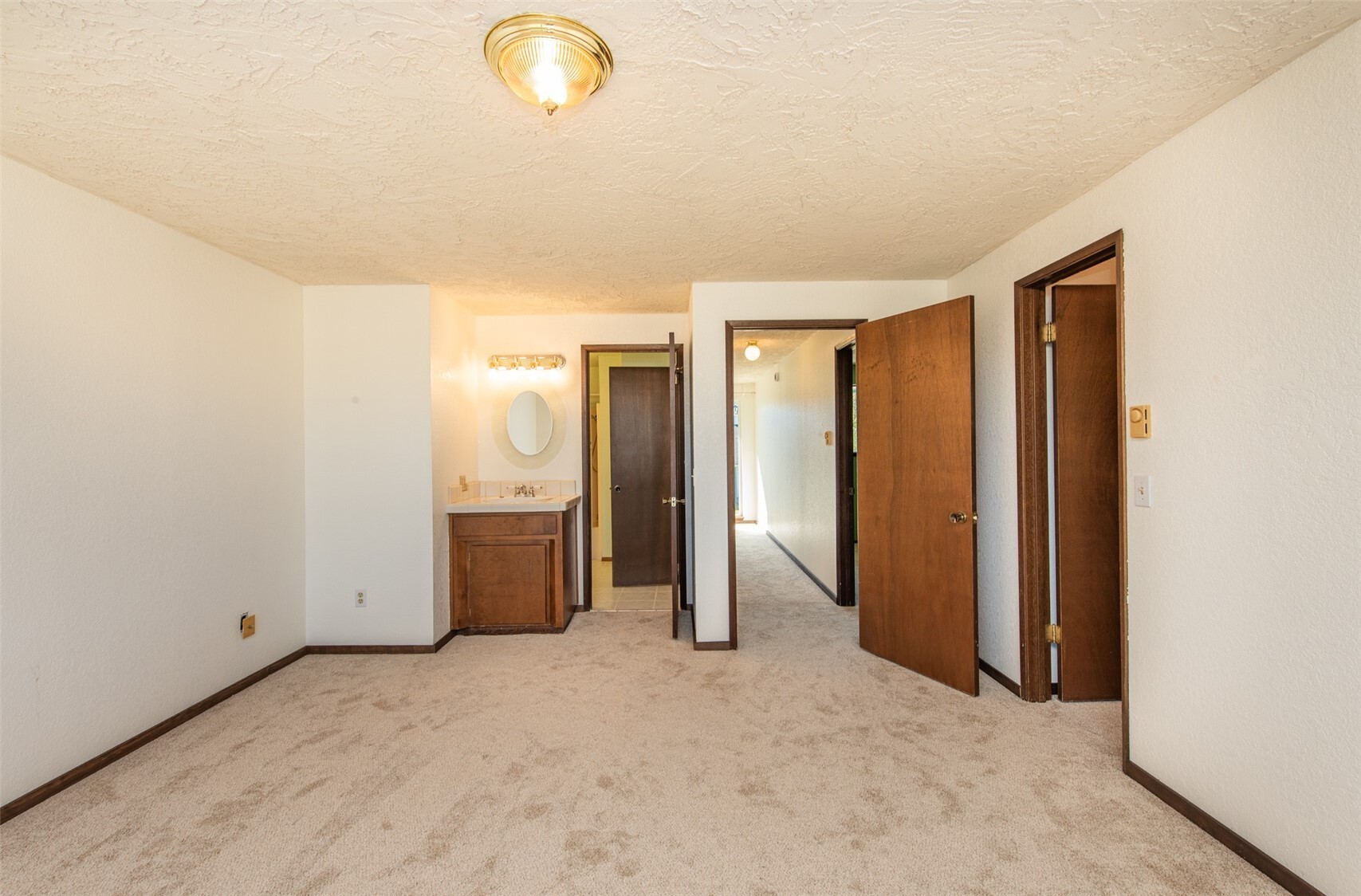 834 N Canterbury Court 303 Property Photo 29