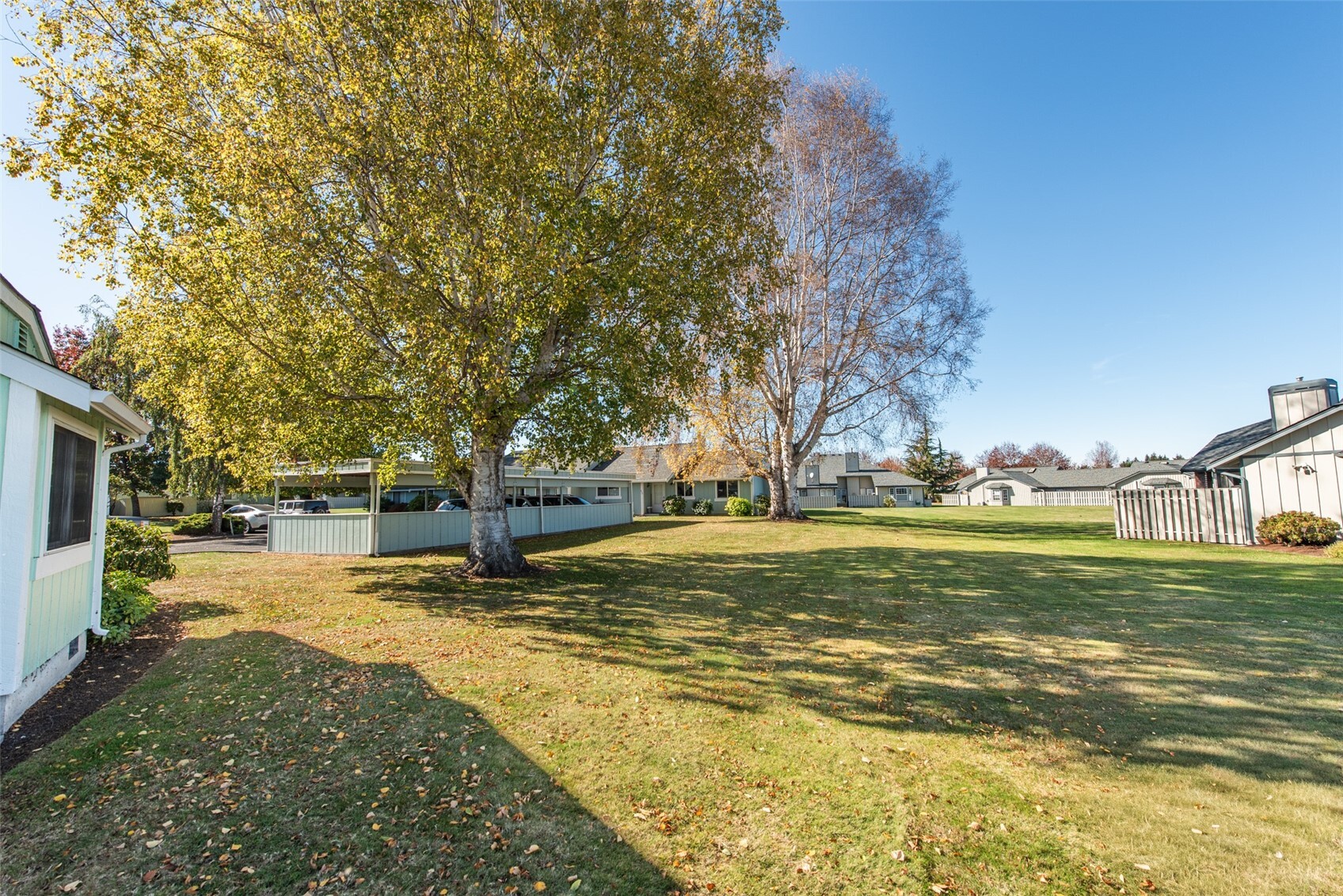 834 N Canterbury Court 303 Property Photo 39