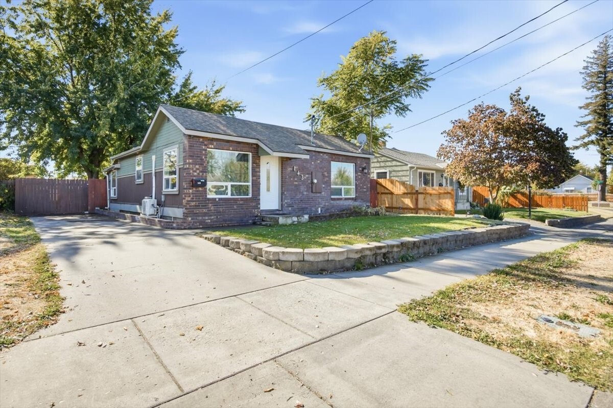 143 Orchard Street Property Photo 2