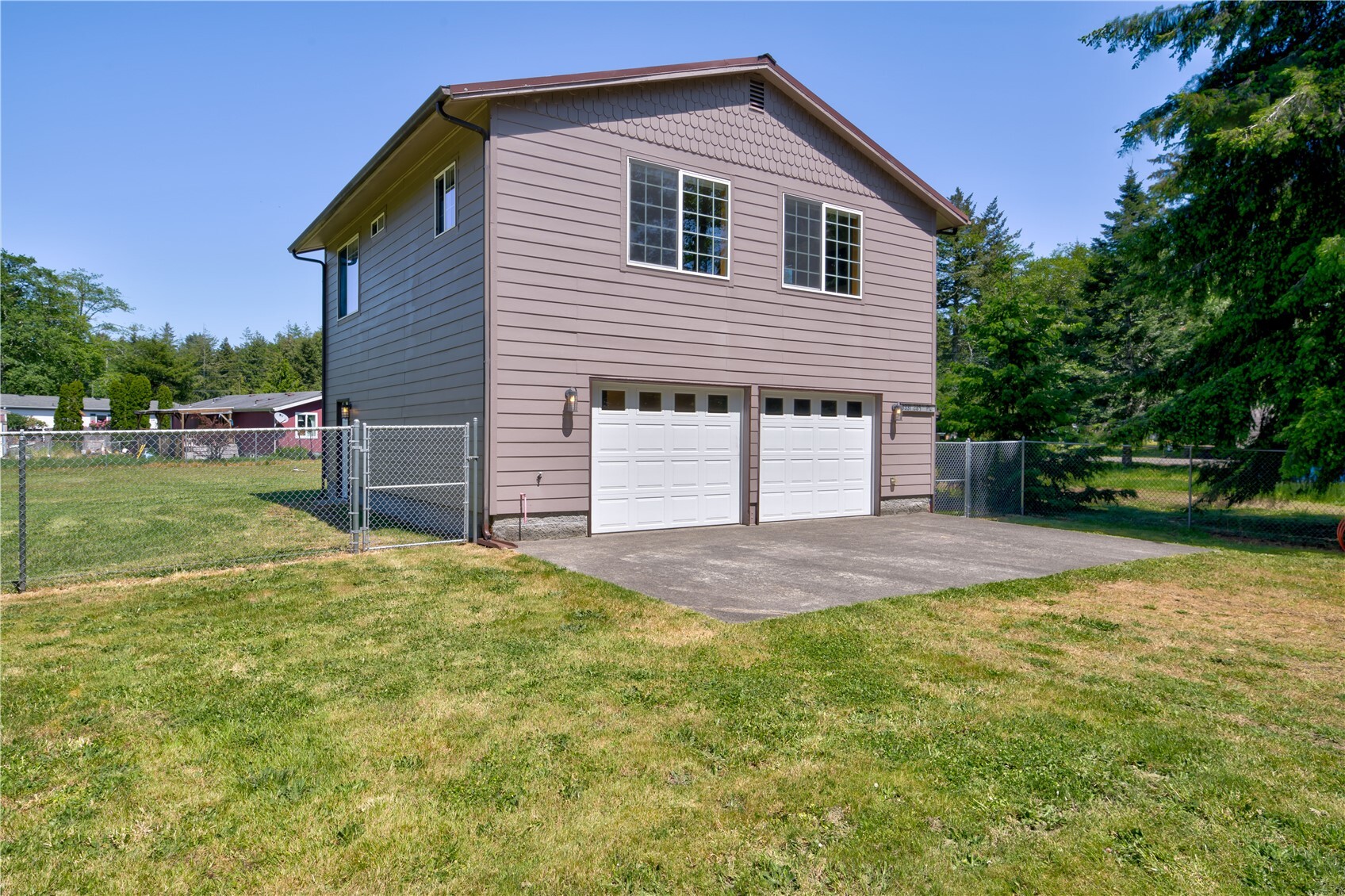 3331 239th Place Property Photo 3