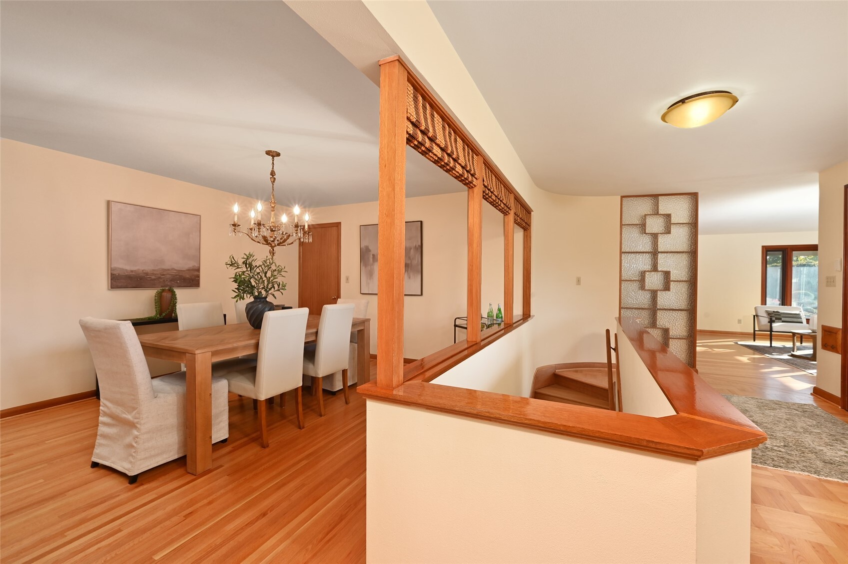 1956 Clise Place Property Photo 6