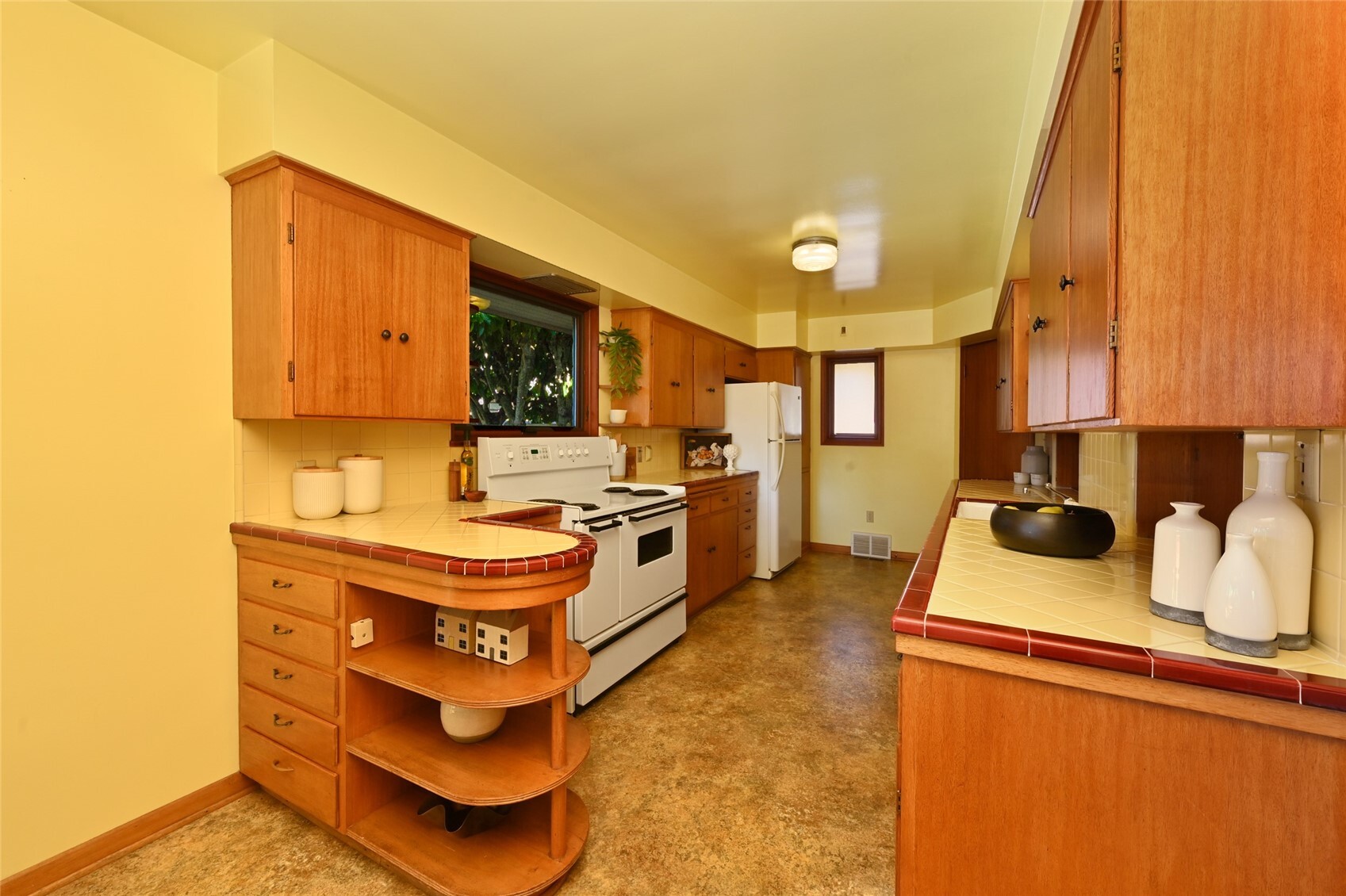 1956 Clise Place Property Photo 12