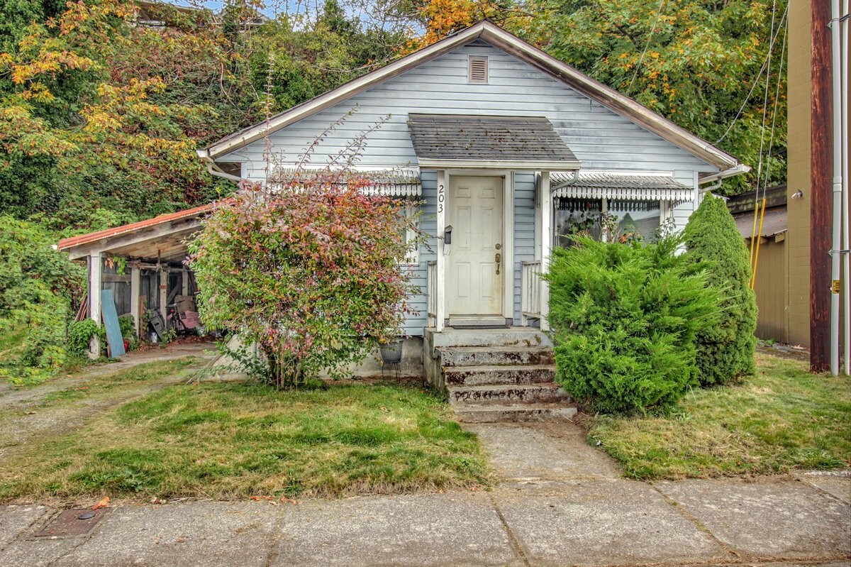203 N Macleod Avenue Property Photo 1
