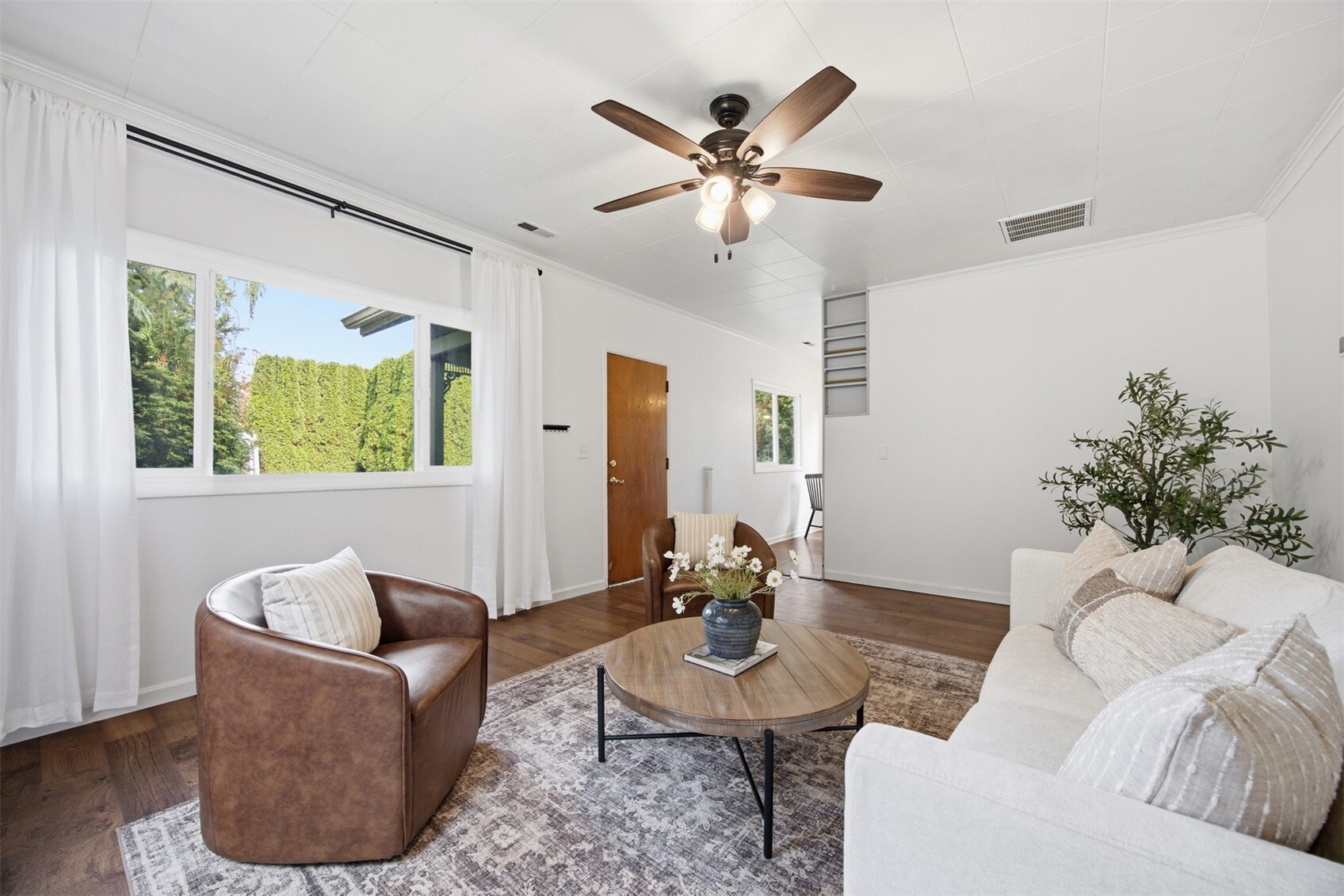521 Talcott Street Property Photo 8