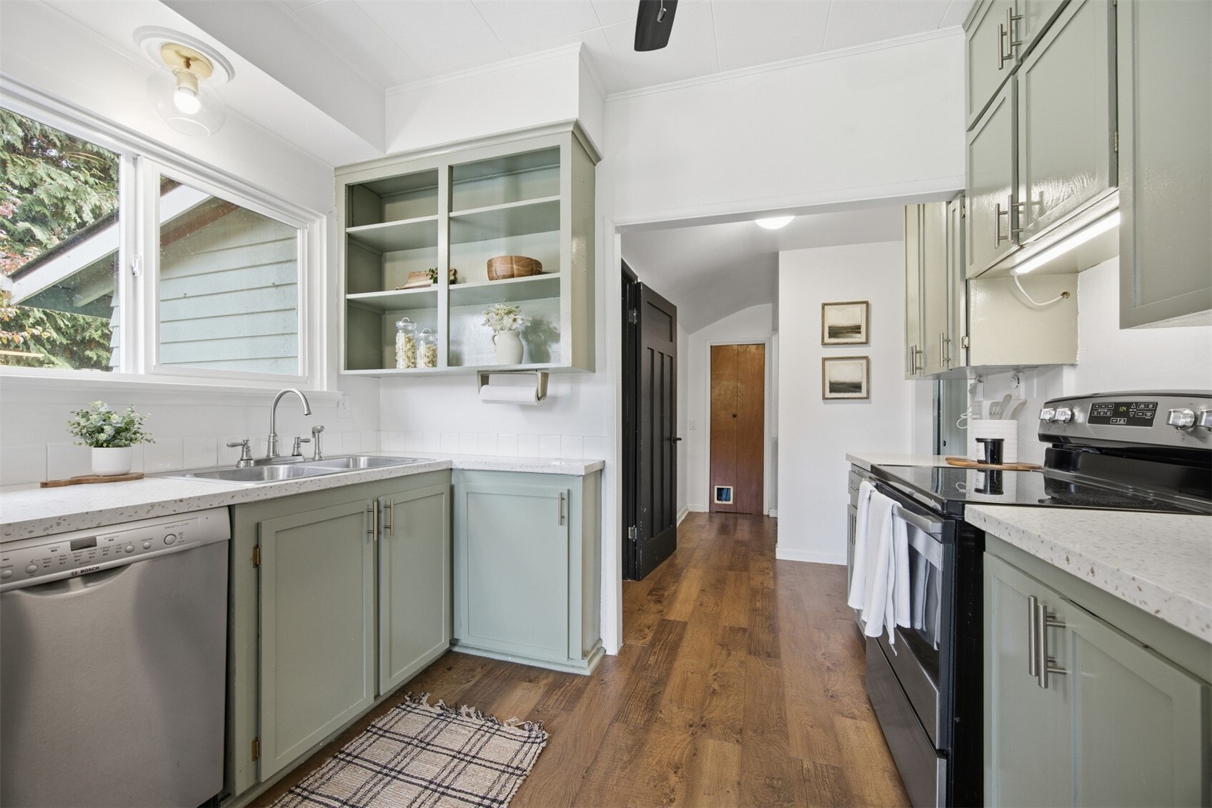 521 Talcott Street Property Photo 14