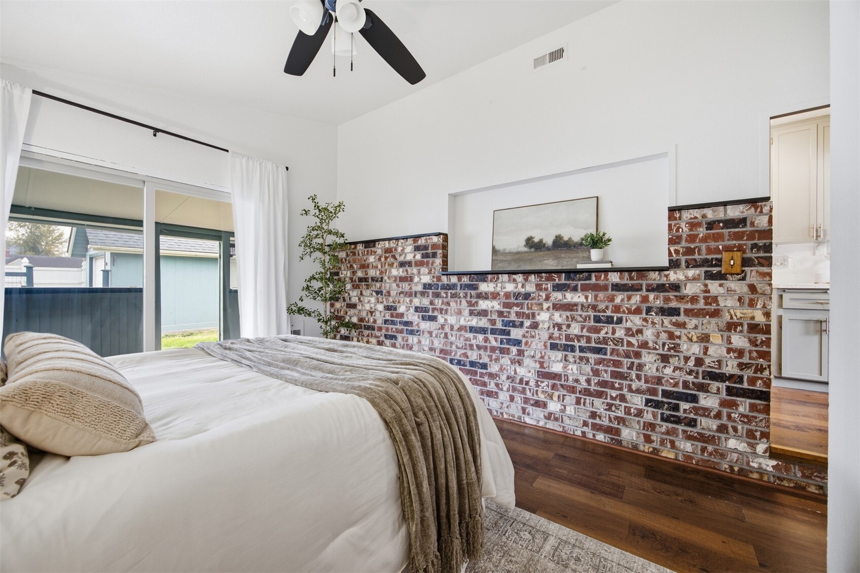 521 Talcott Street Property Photo 18